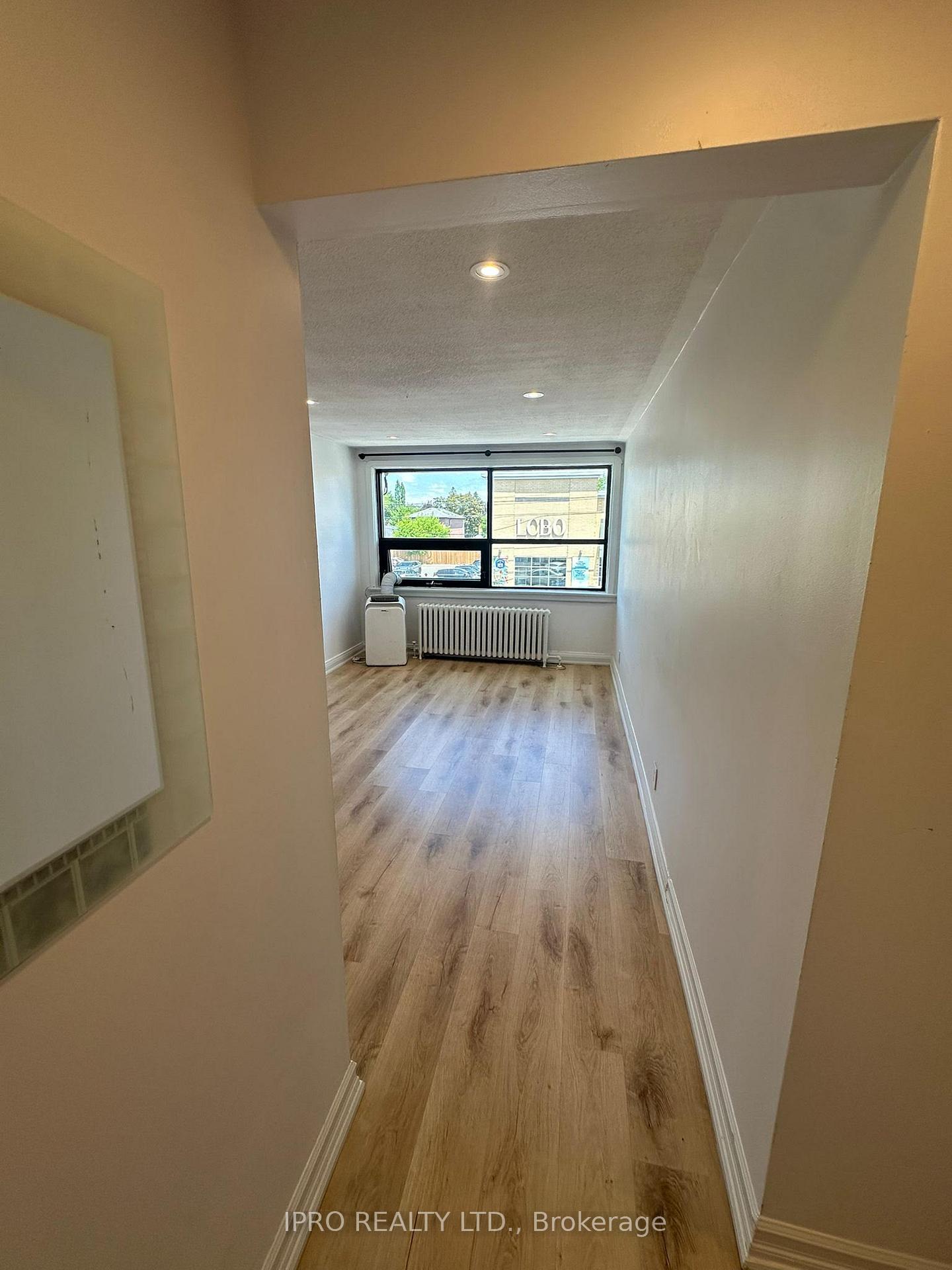 Photo 4 of Unit Unit 1, 1018 Coxwell Avenue, Toronto, East York — HOMEH