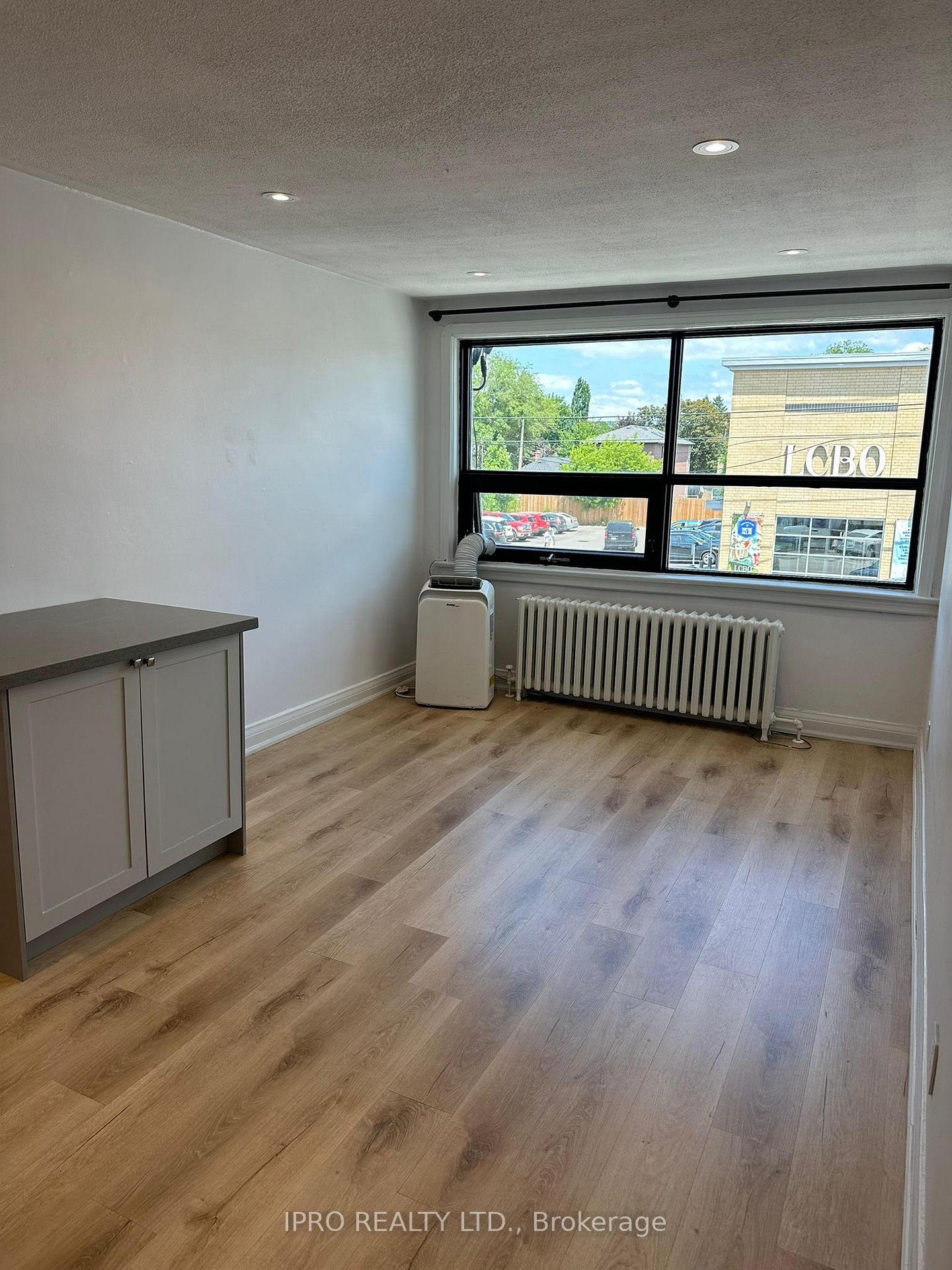 Photo 8 of Unit Unit 1, 1018 Coxwell Avenue, Toronto, East York — HOMEH