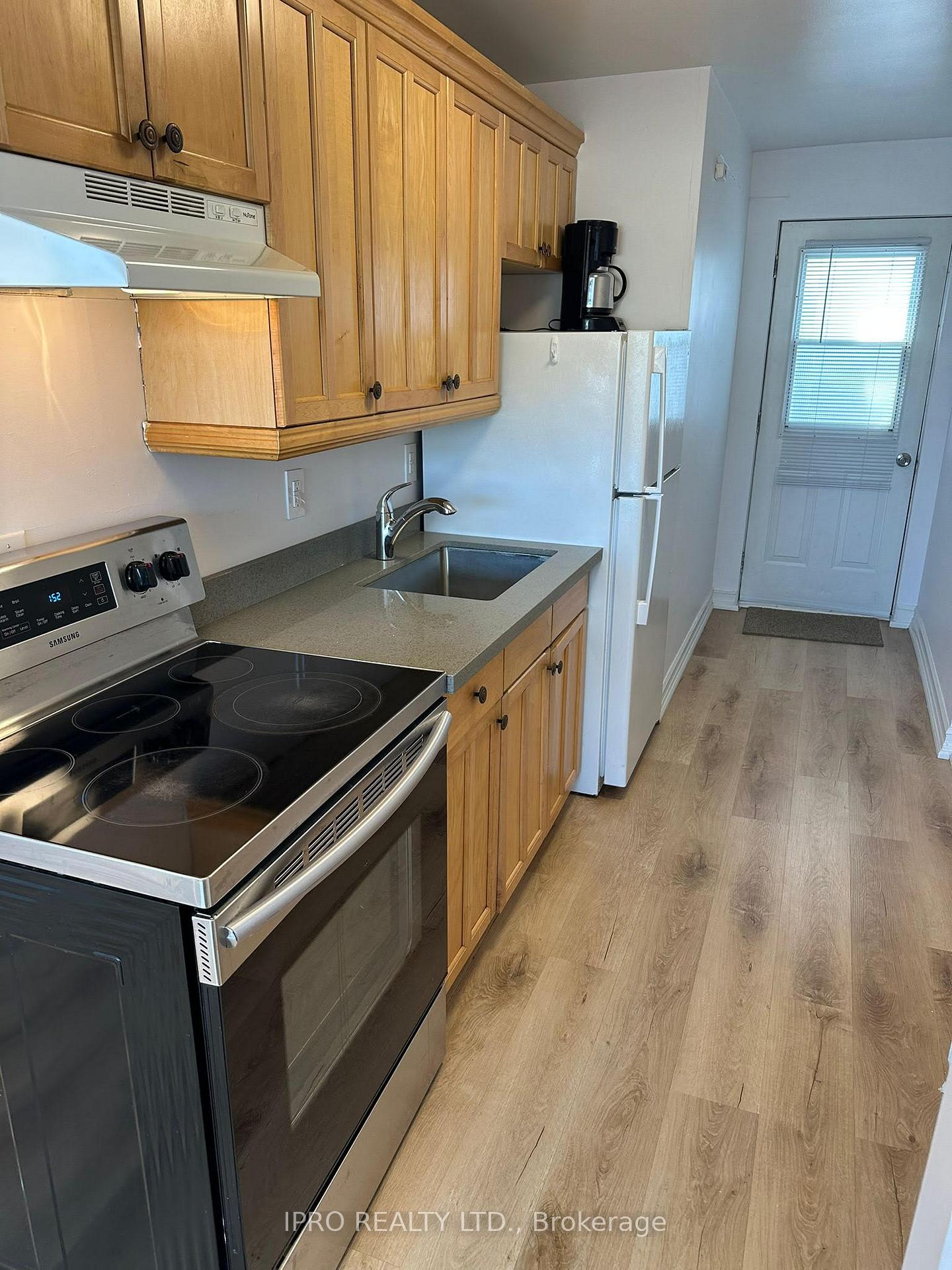 Photo 12 of Unit Unit 1, 1018 Coxwell Avenue, Toronto, East York — HOMEH
