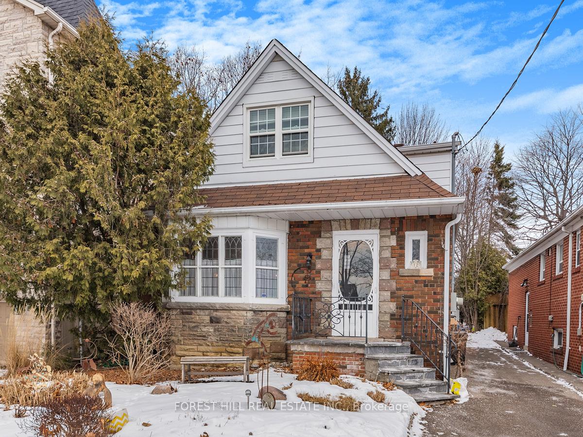 Front of 12 New Haven Drive