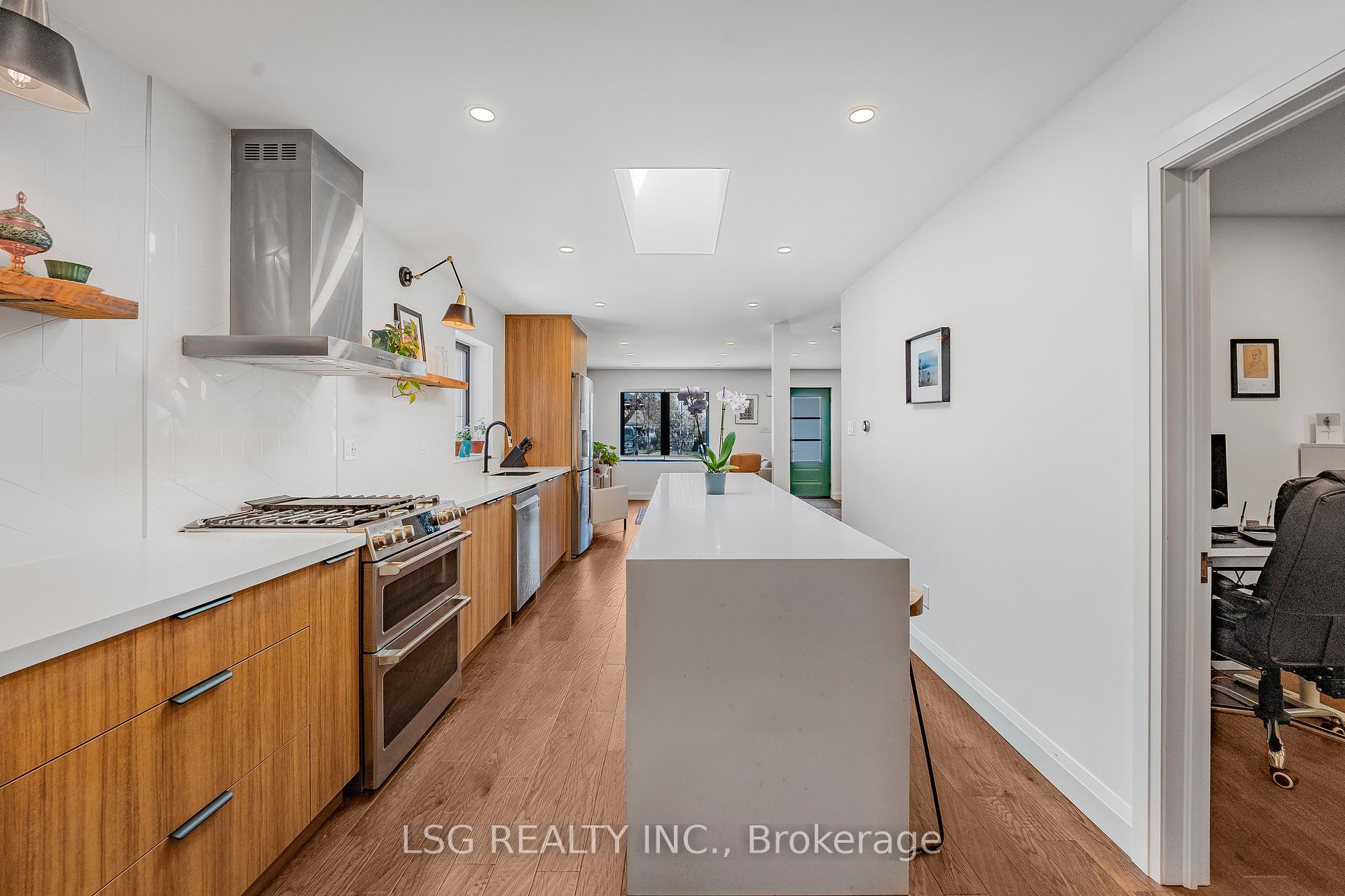 Photo 8 of 202 Linsmore Crescent, Toronto, Danforth Village-East York — HOMEH