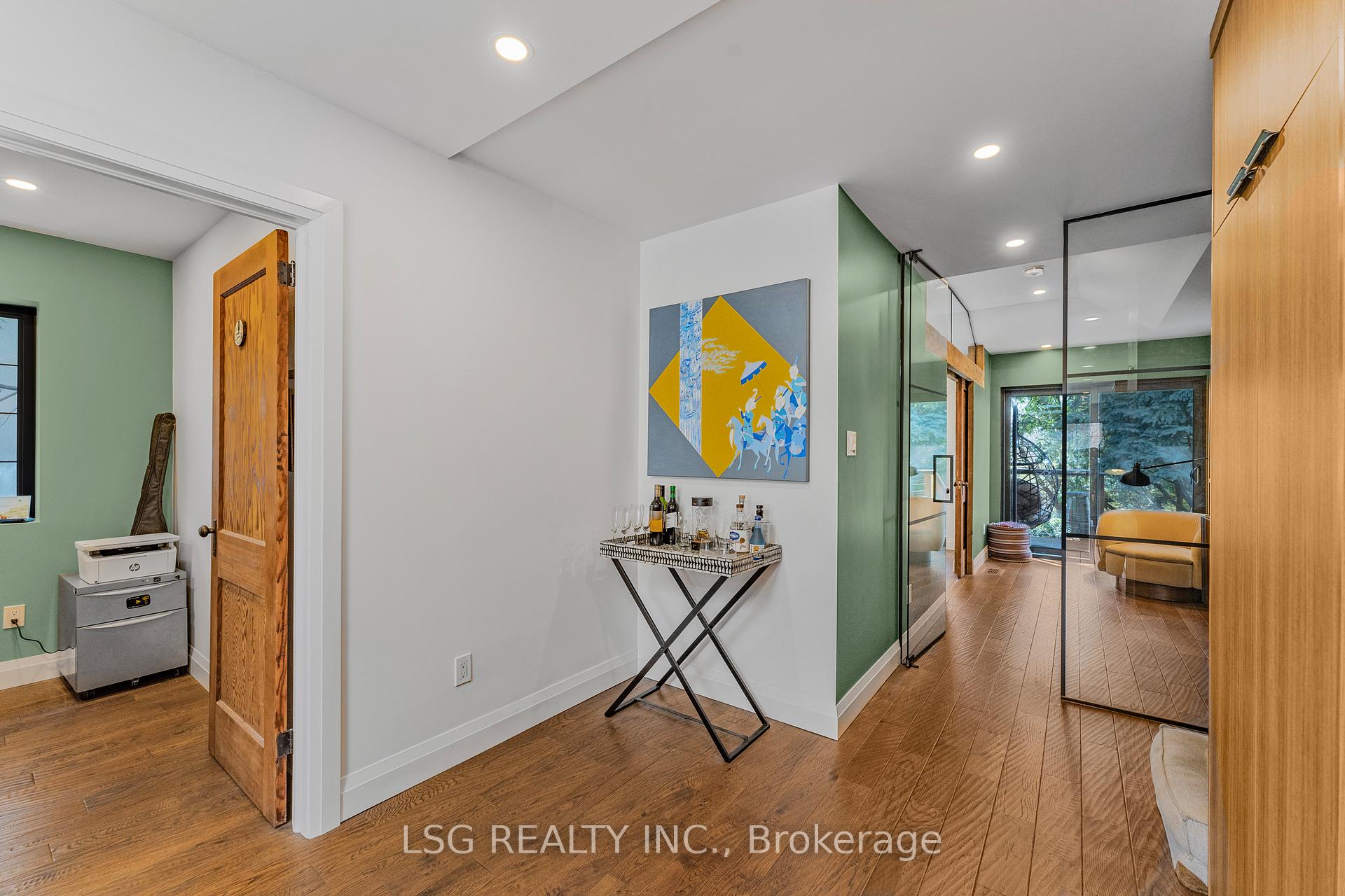 Photo 10 of 202 Linsmore Crescent, Toronto, Danforth Village-East York — HOMEH
