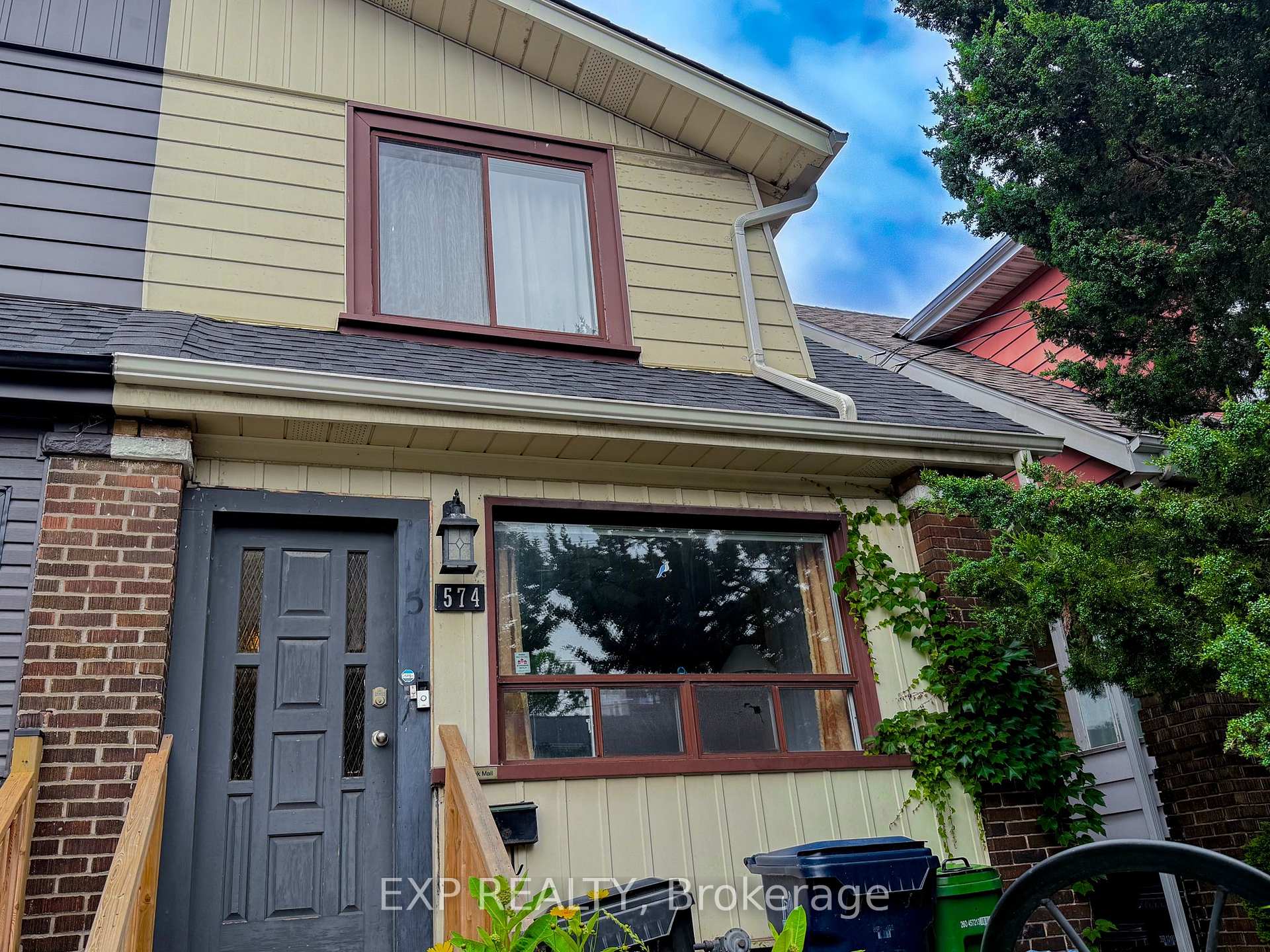 Photo 2 of Unit Basement, 574 Coxwell Avenue, Toronto, Greenwood-Coxwell — HOMEH