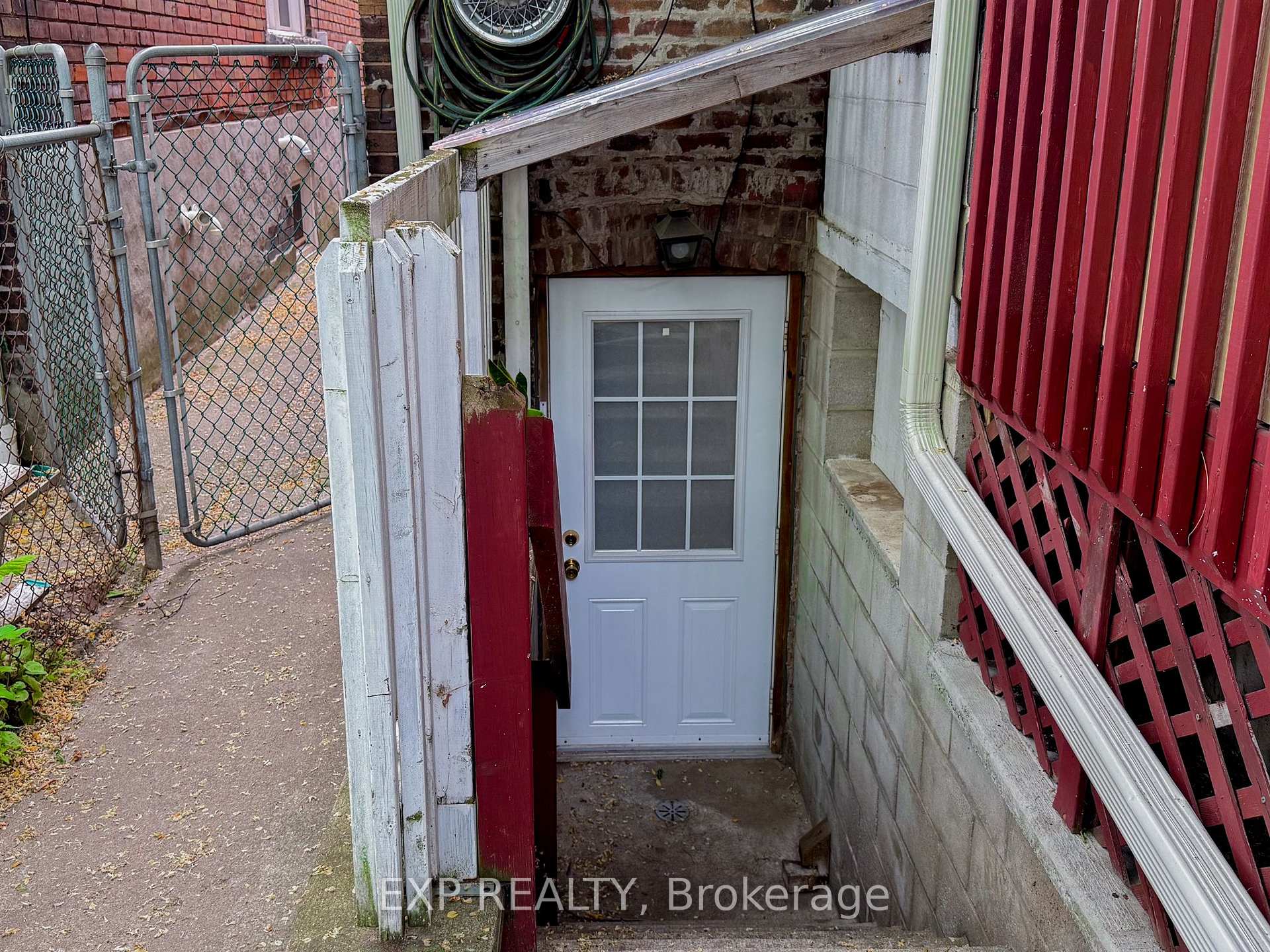 Photo 5 of Unit Basement, 574 Coxwell Avenue, Toronto, Greenwood-Coxwell — HOMEH