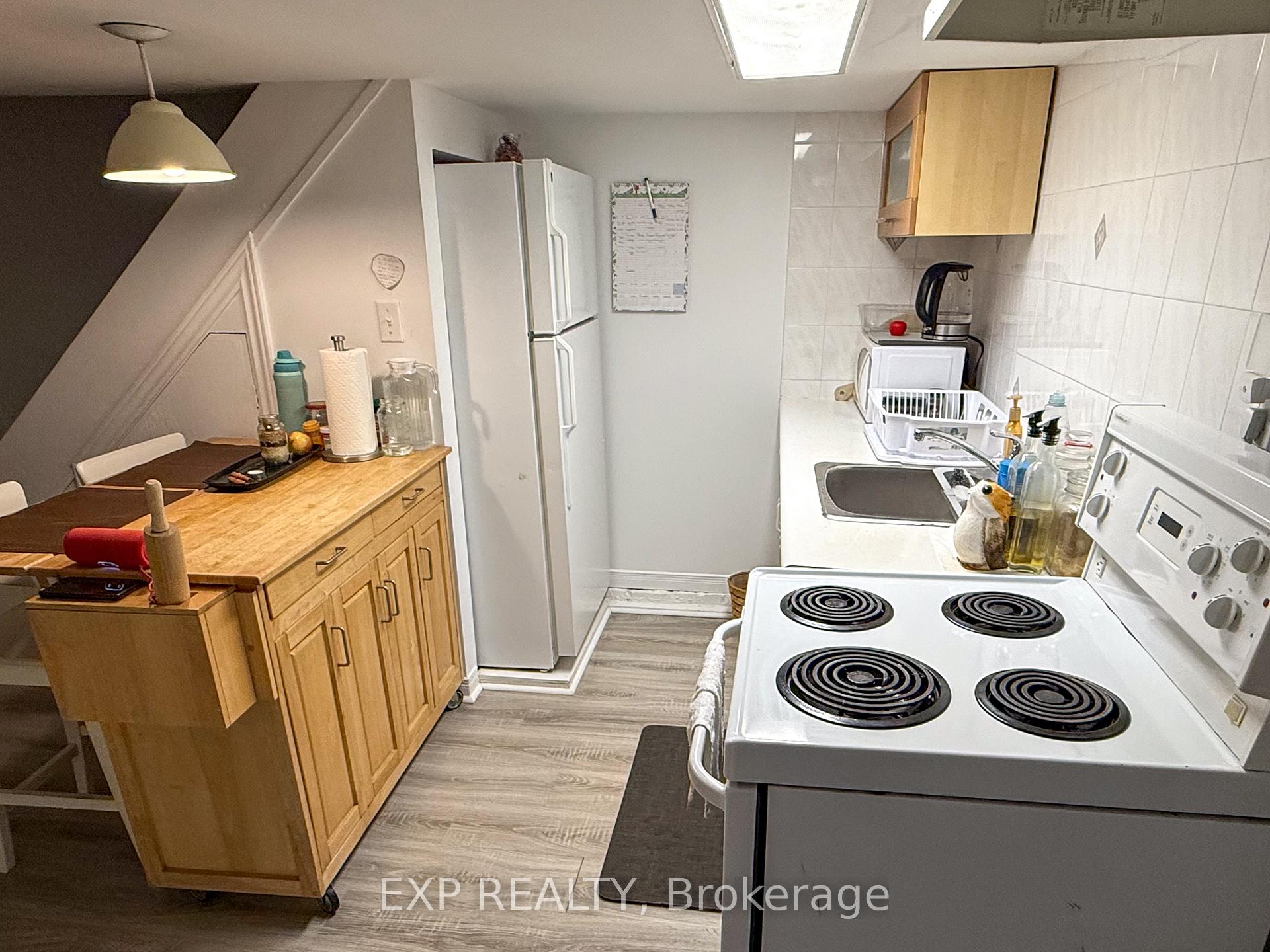 Photo 9 of Unit Basement, 574 Coxwell Avenue, Toronto, Greenwood-Coxwell — HOMEH