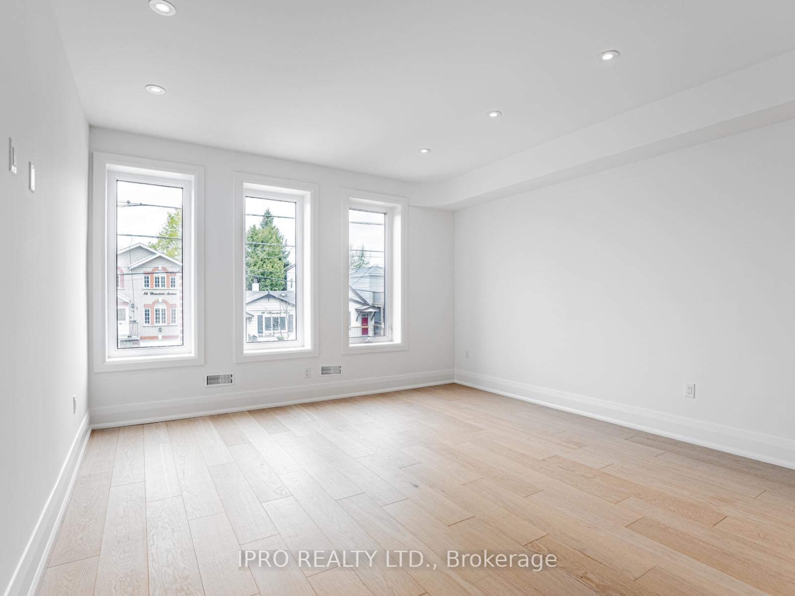 Photo 13 of 5 Hamstead Avenue, Toronto, Woodbine-Lumsden — HOMEH