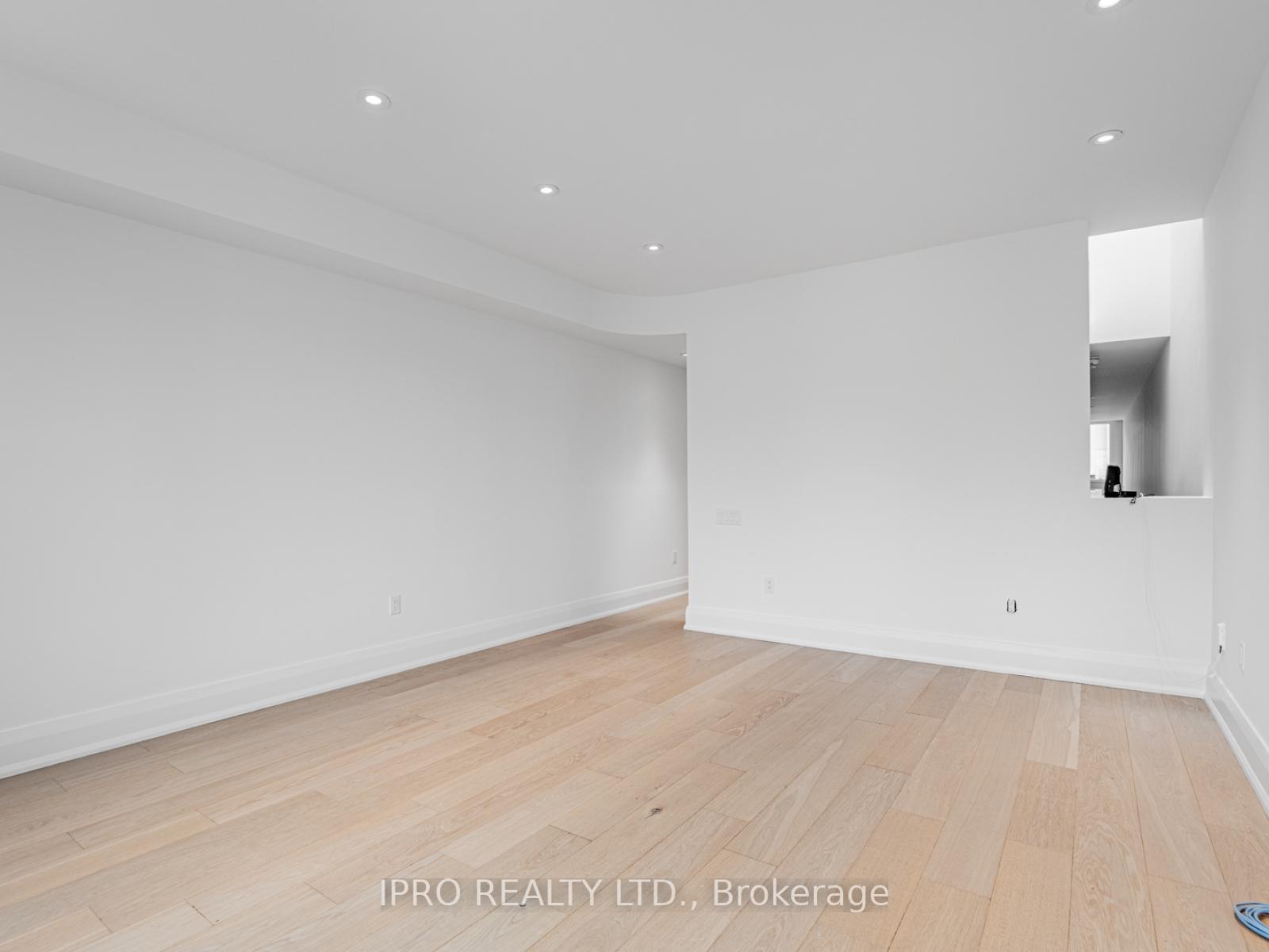 Photo 14 of 5 Hamstead Avenue, Toronto, Woodbine-Lumsden — HOMEH