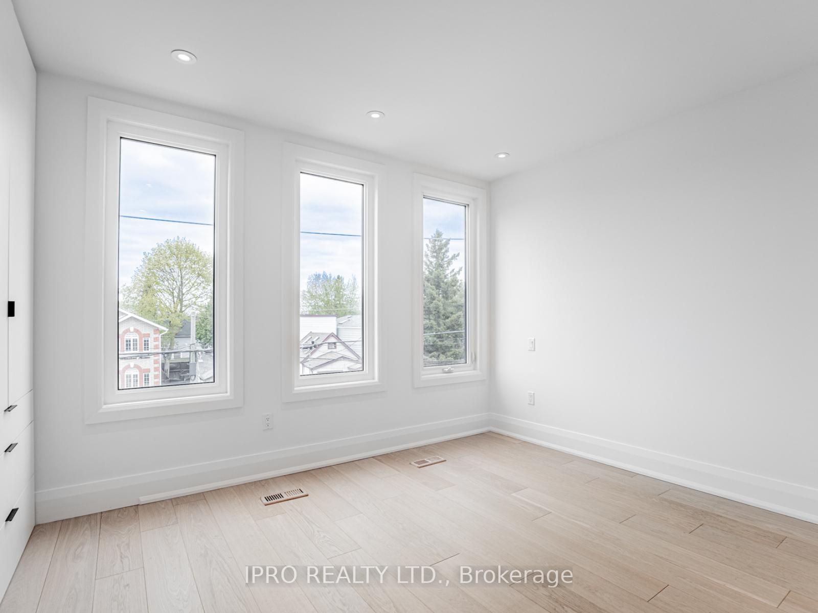 Photo 18 of 5 Hamstead Avenue, Toronto, Woodbine-Lumsden — HOMEH