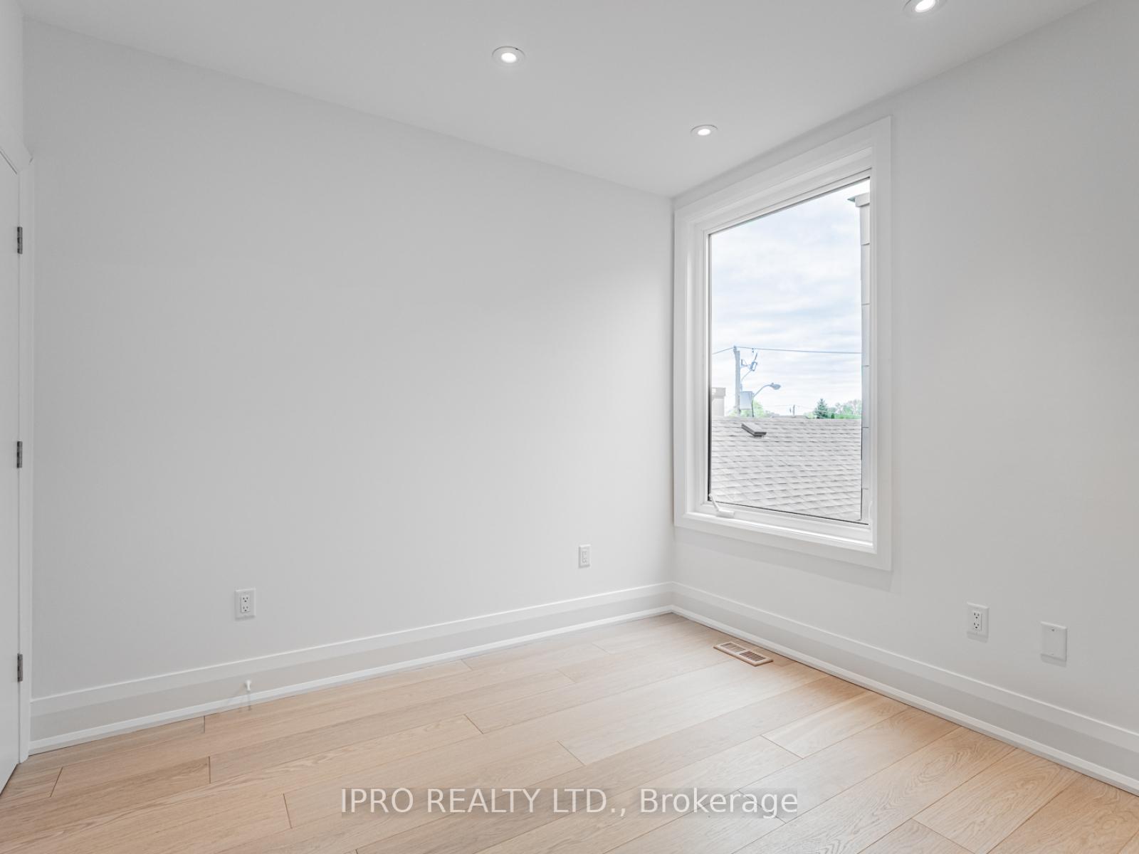 Photo 24 of 5 Hamstead Avenue, Toronto, Woodbine-Lumsden — HOMEH
