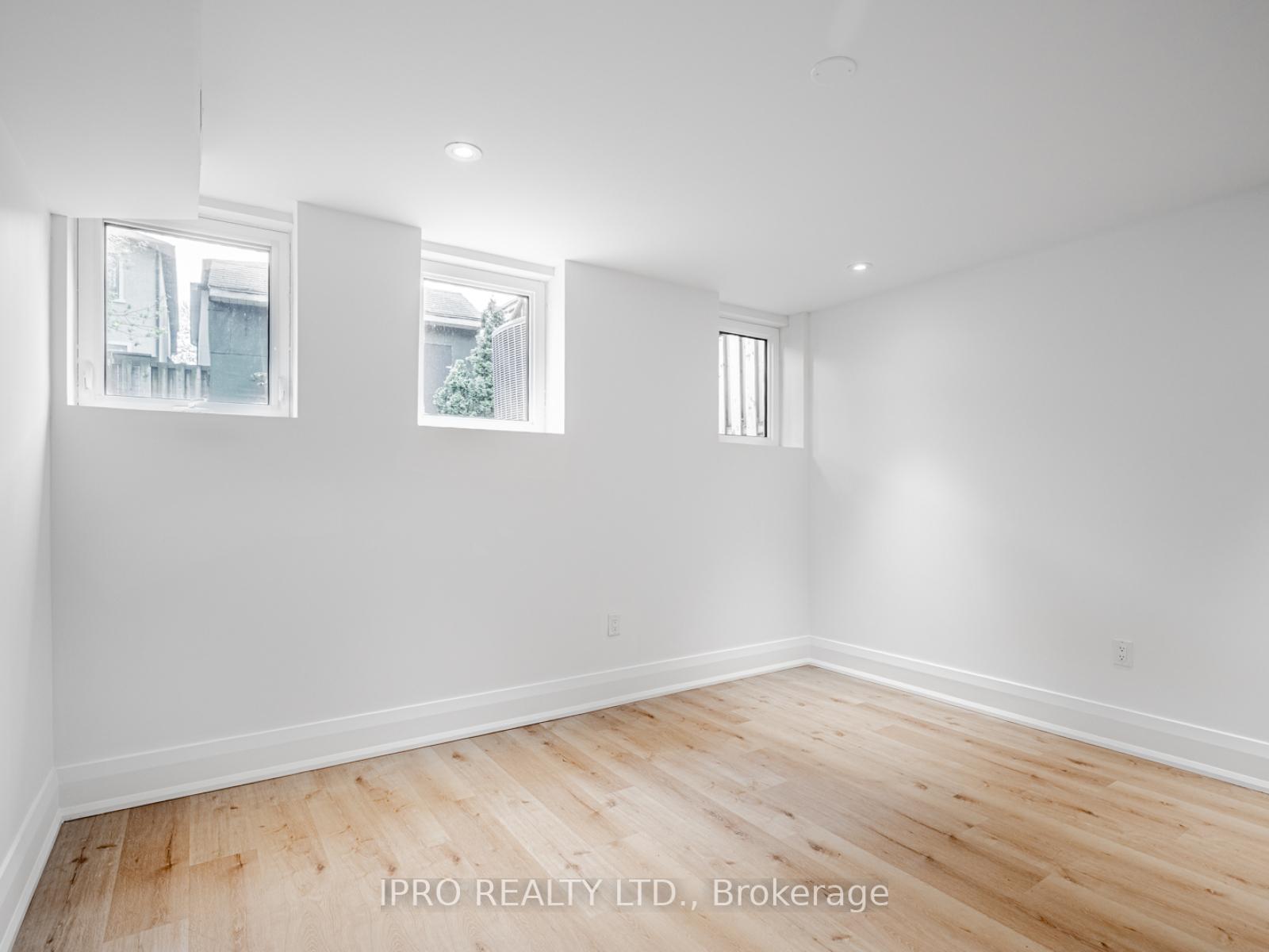 Photo 33 of 5 Hamstead Avenue, Toronto, Woodbine-Lumsden — HOMEH