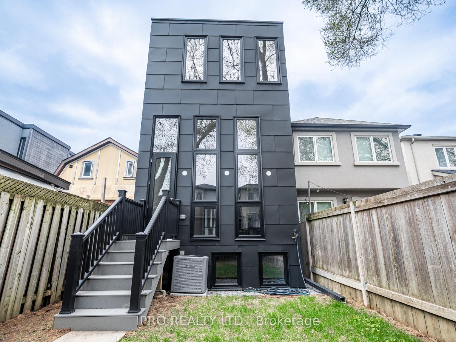 Photo 35 of 5 Hamstead Avenue, Toronto, Woodbine-Lumsden — HOMEH