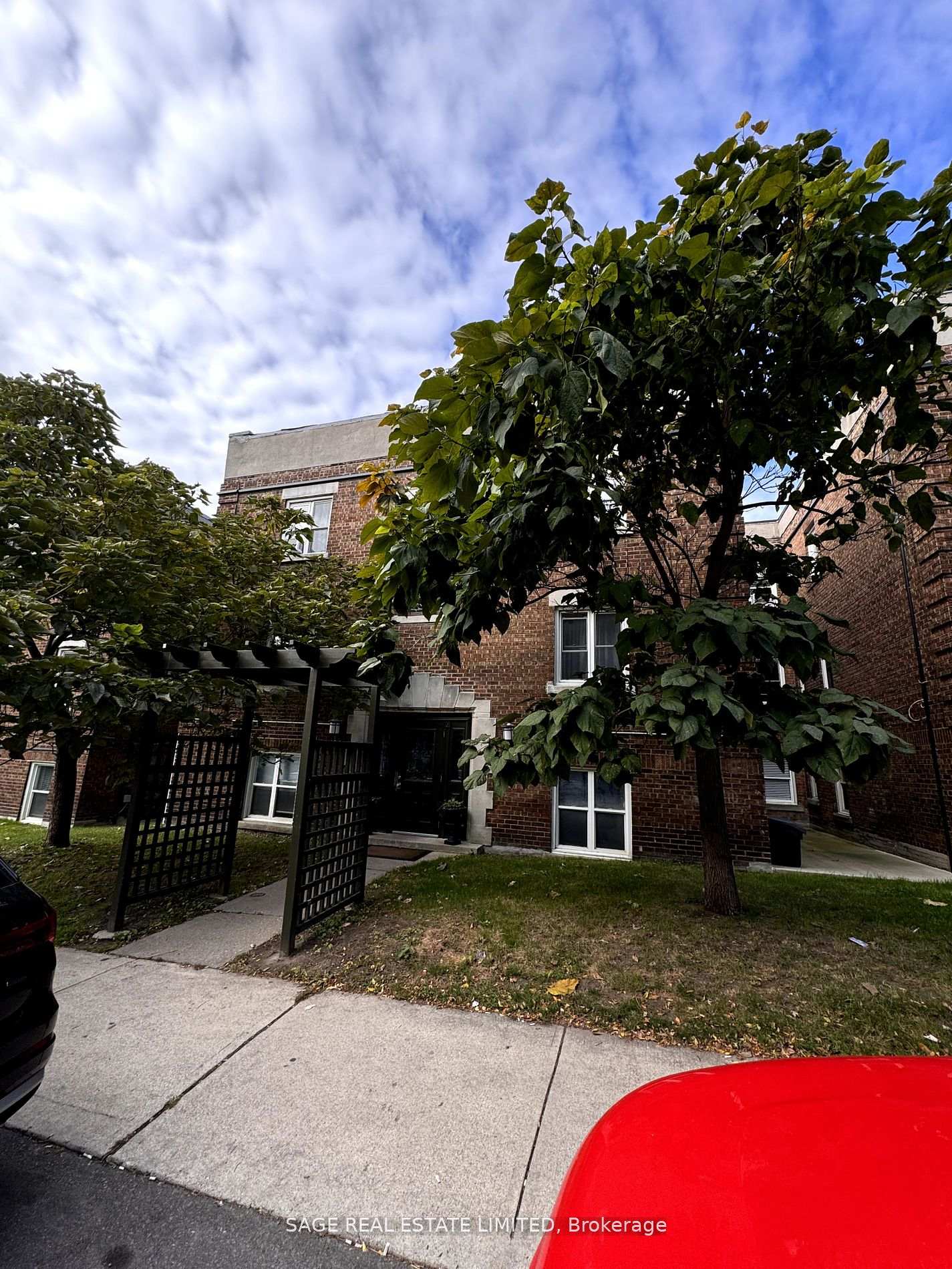 Front of Unit C4, 98 Leuty Avenue