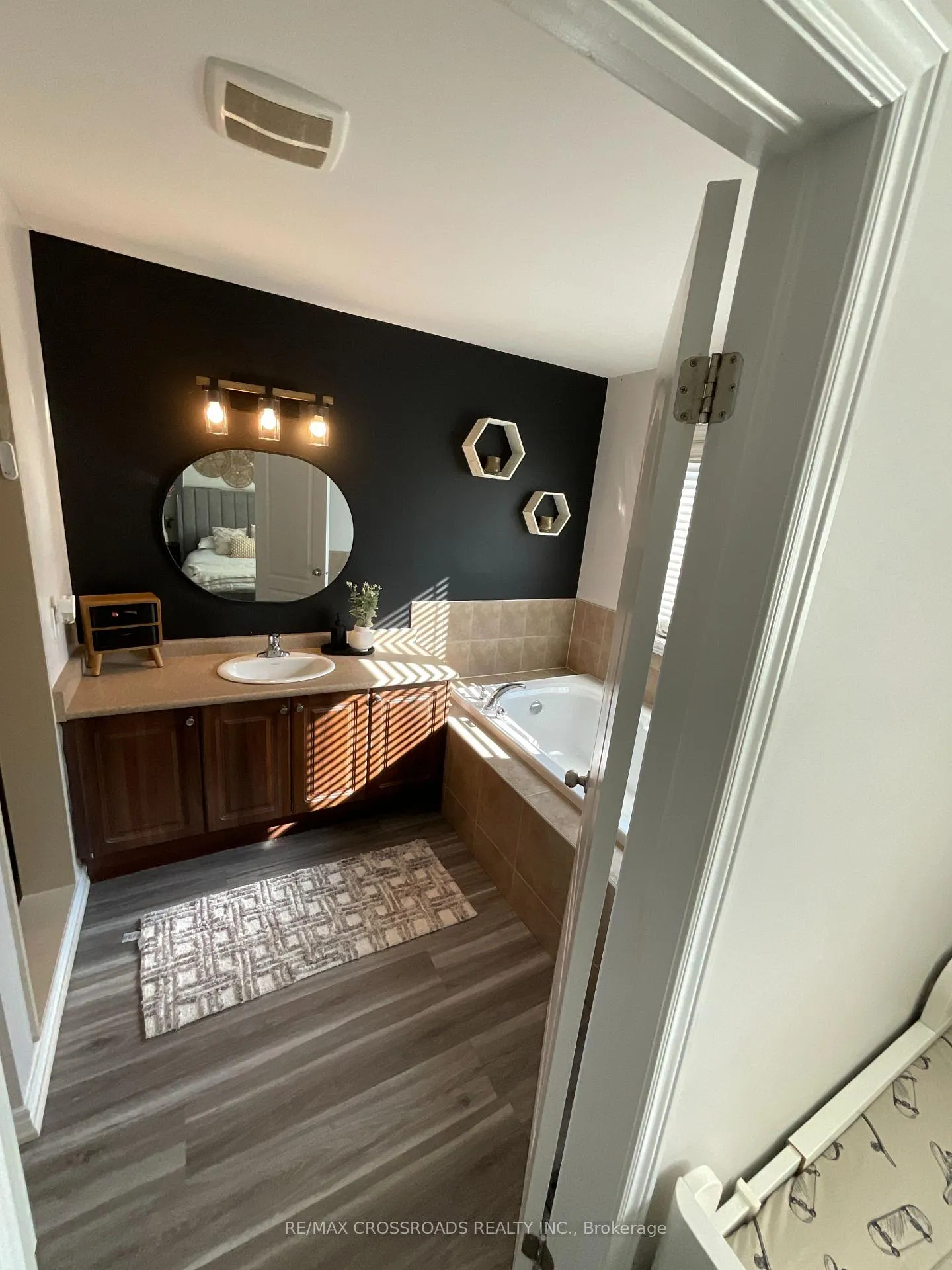 Photo 16 of 855 Miltonbrook Crescent, Milton, Willmott — HOMEH
