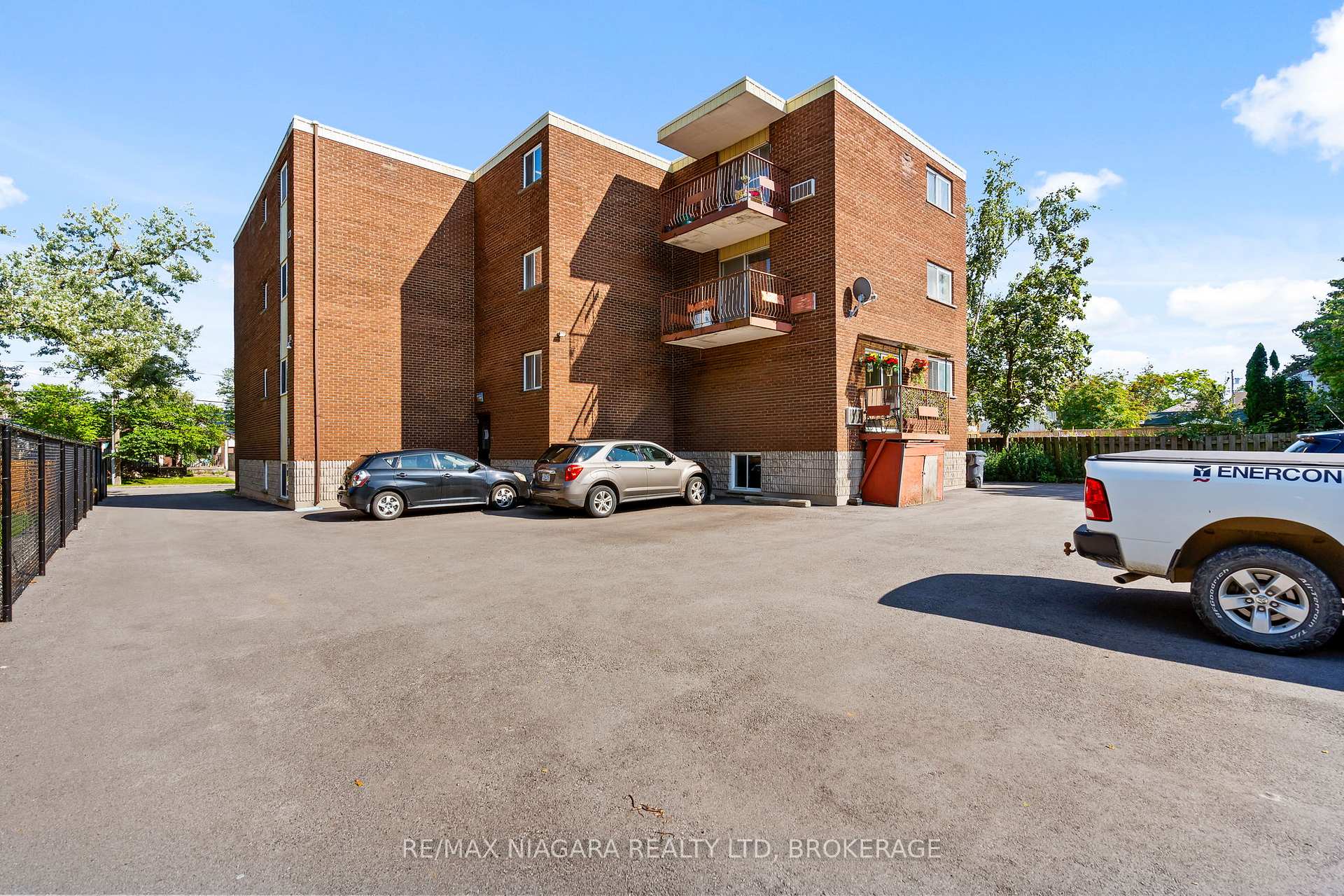 Photo 2 of 41 Carleton Street S, Thorold, Thorold Downtown — HOMEH