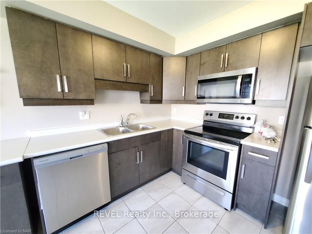 Photo 10 of 144 Juneberry Road, Thorold, Confederation Heights — HOMEH