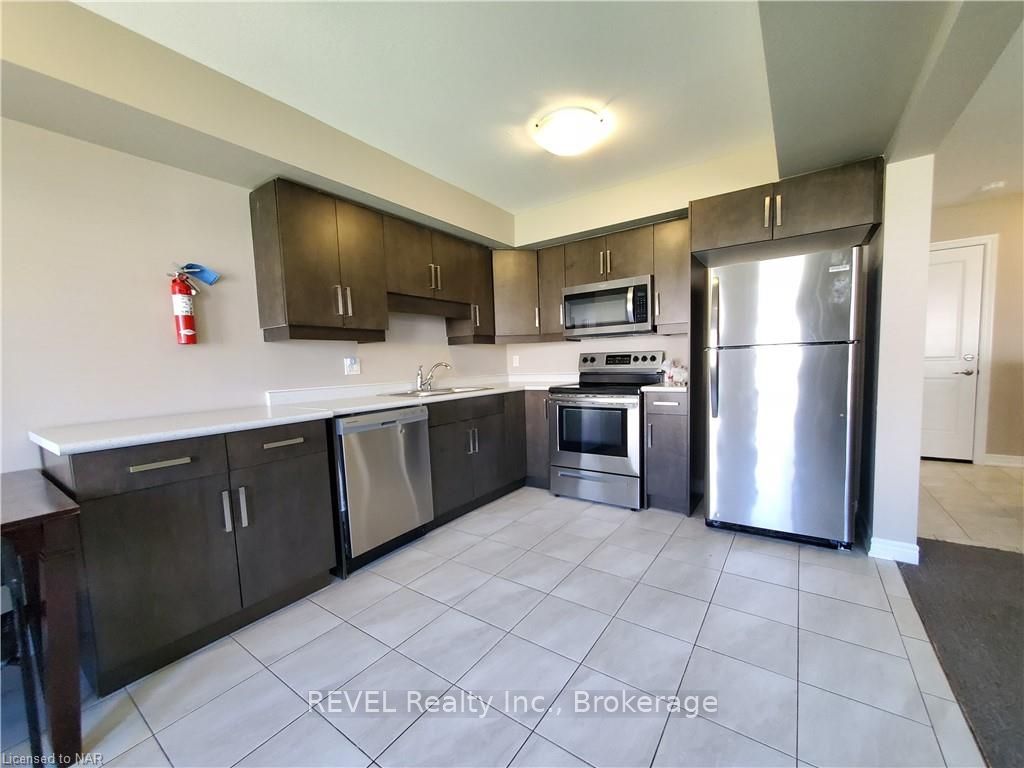 Photo 11 of 144 Juneberry Road, Thorold, Confederation Heights — HOMEH