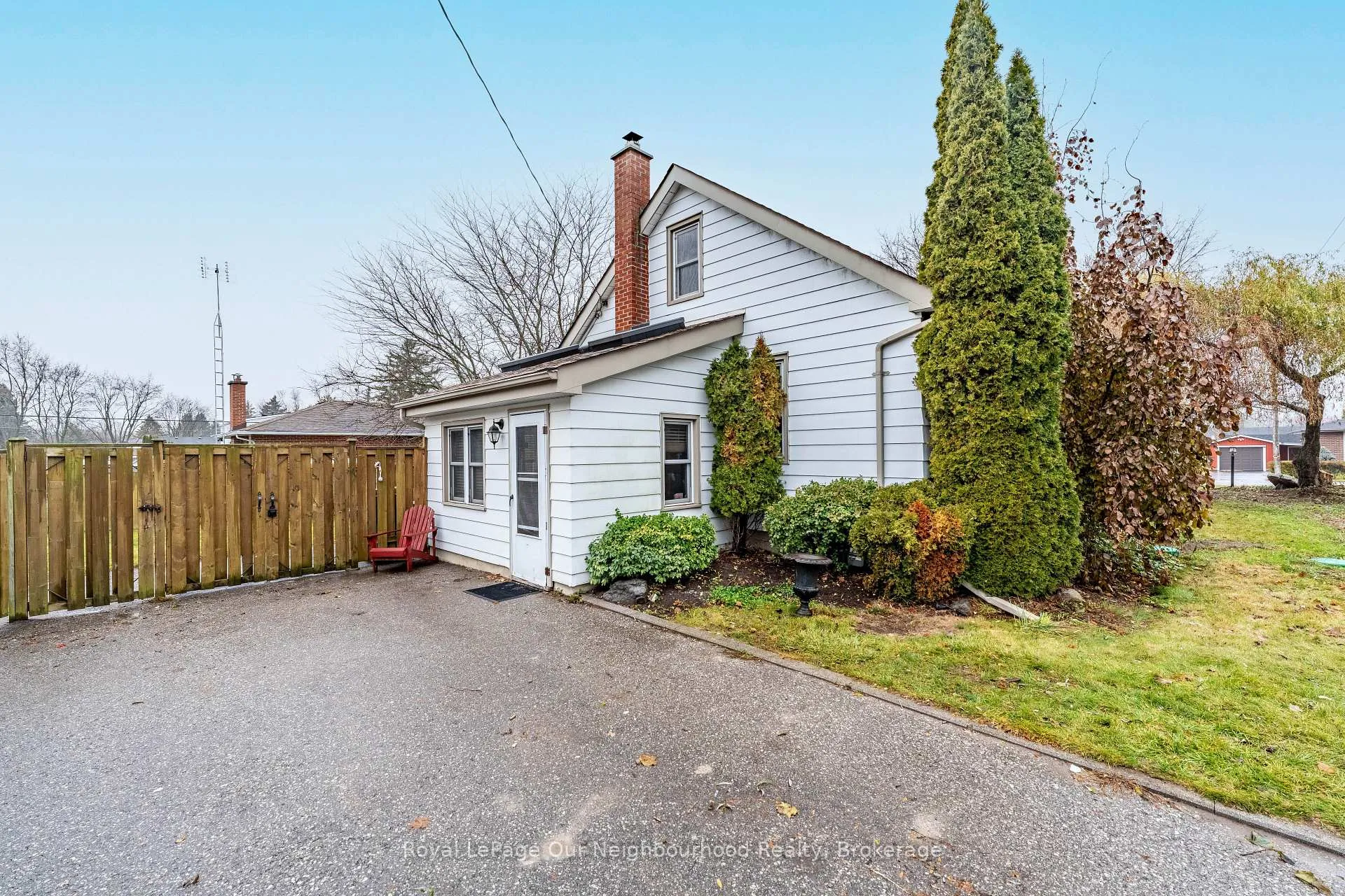 Photo 4 of 17 Millville Avenue, Clarington, Rural Clarington — HOMEH