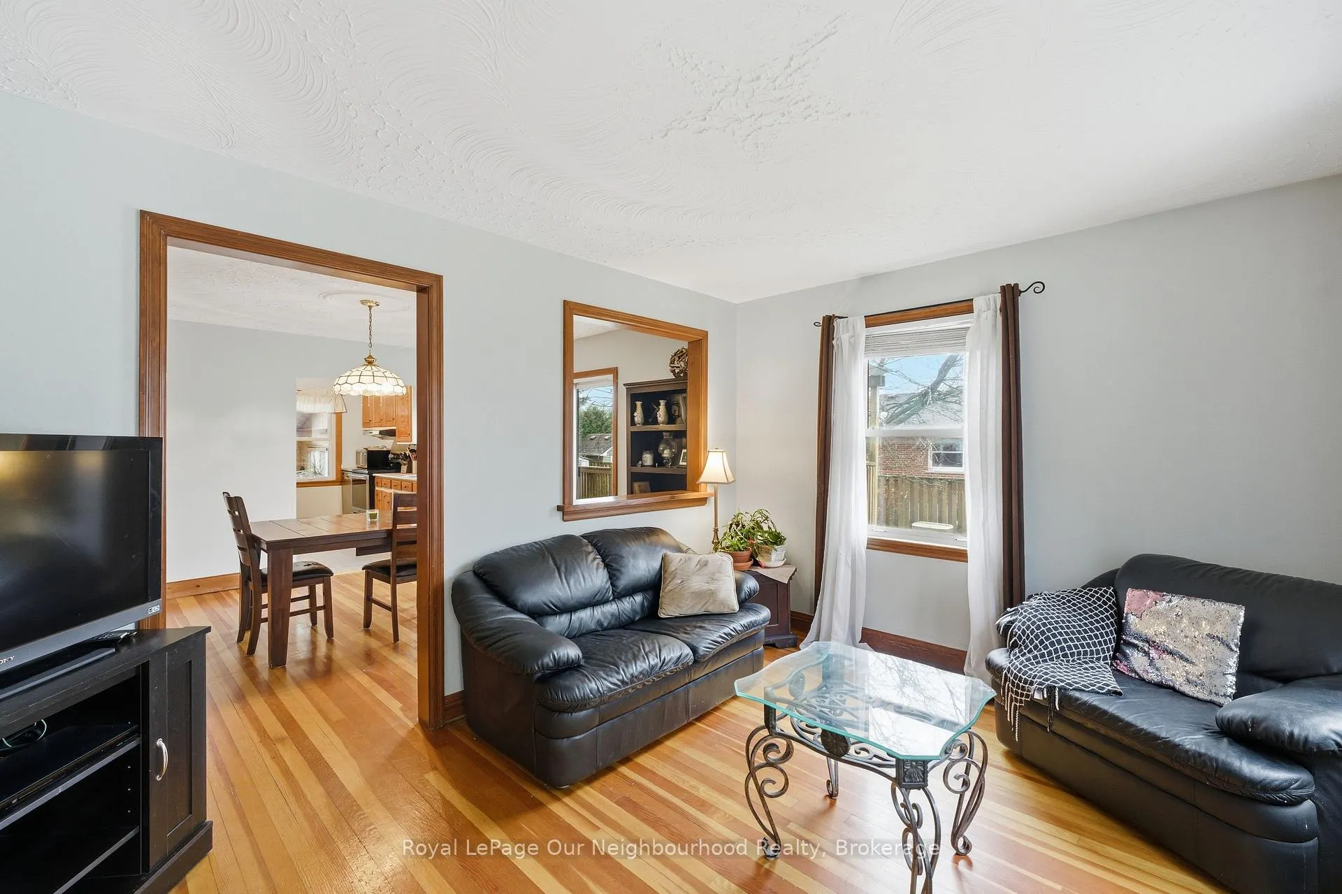 Photo 6 of 17 Millville Avenue, Clarington, Rural Clarington — HOMEH