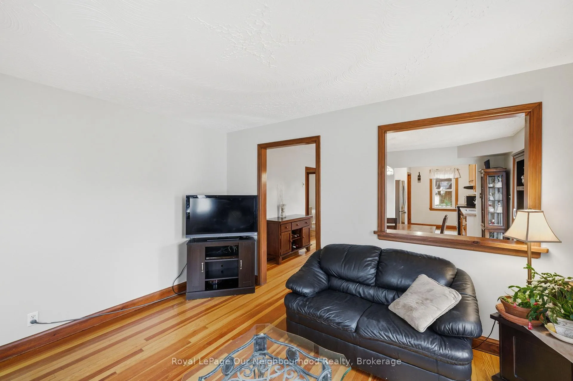 Photo 7 of 17 Millville Avenue, Clarington, Rural Clarington — HOMEH