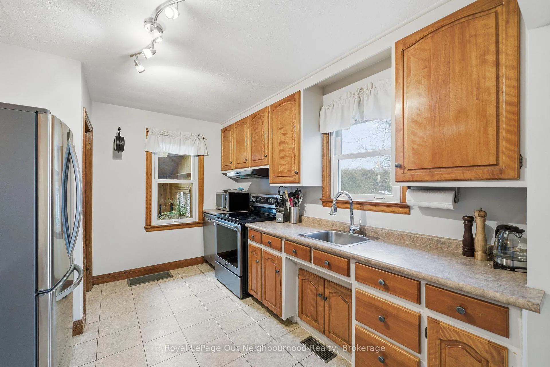 Photo 11 of 17 Millville Avenue, Clarington, Rural Clarington — HOMEH