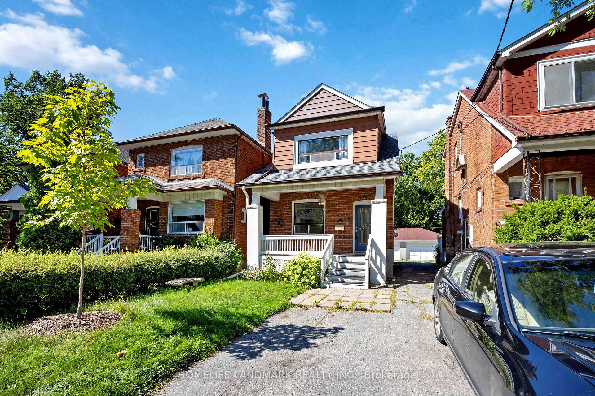 Front of Unit Lower, 160 Humewood Drive