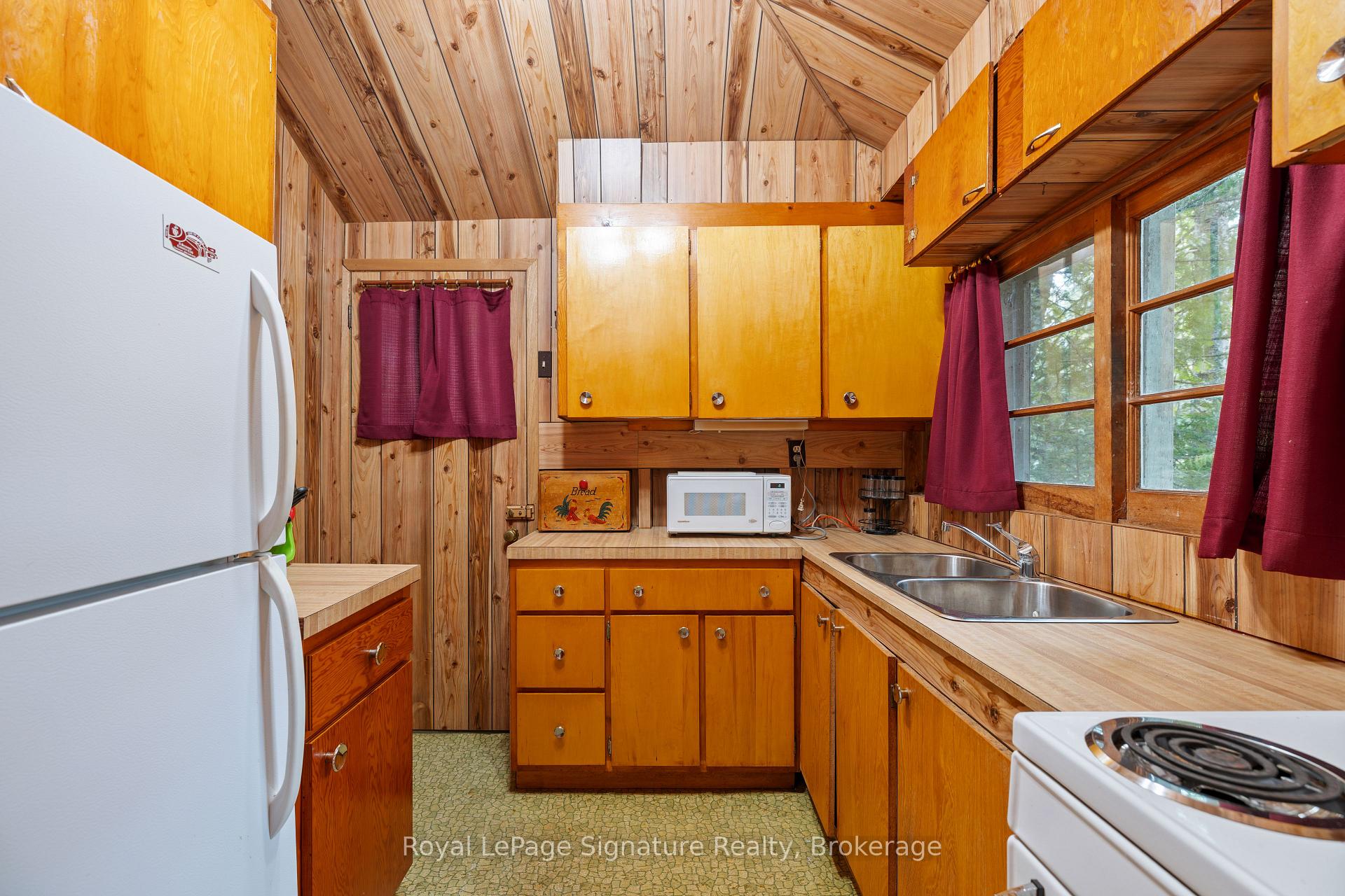 Photo 2 of 29 Park Road, Tiny, Rural Tiny — HOMEH