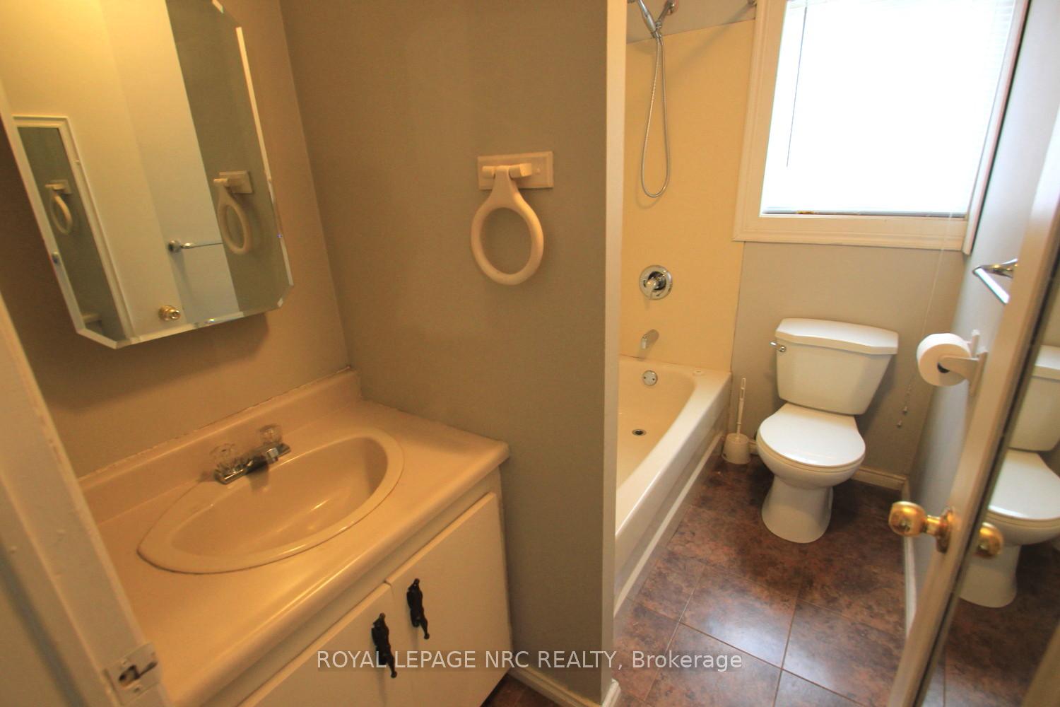 Photo 21 of 70 Pine Street S, Thorold, Thorold Downtown — HOMEH