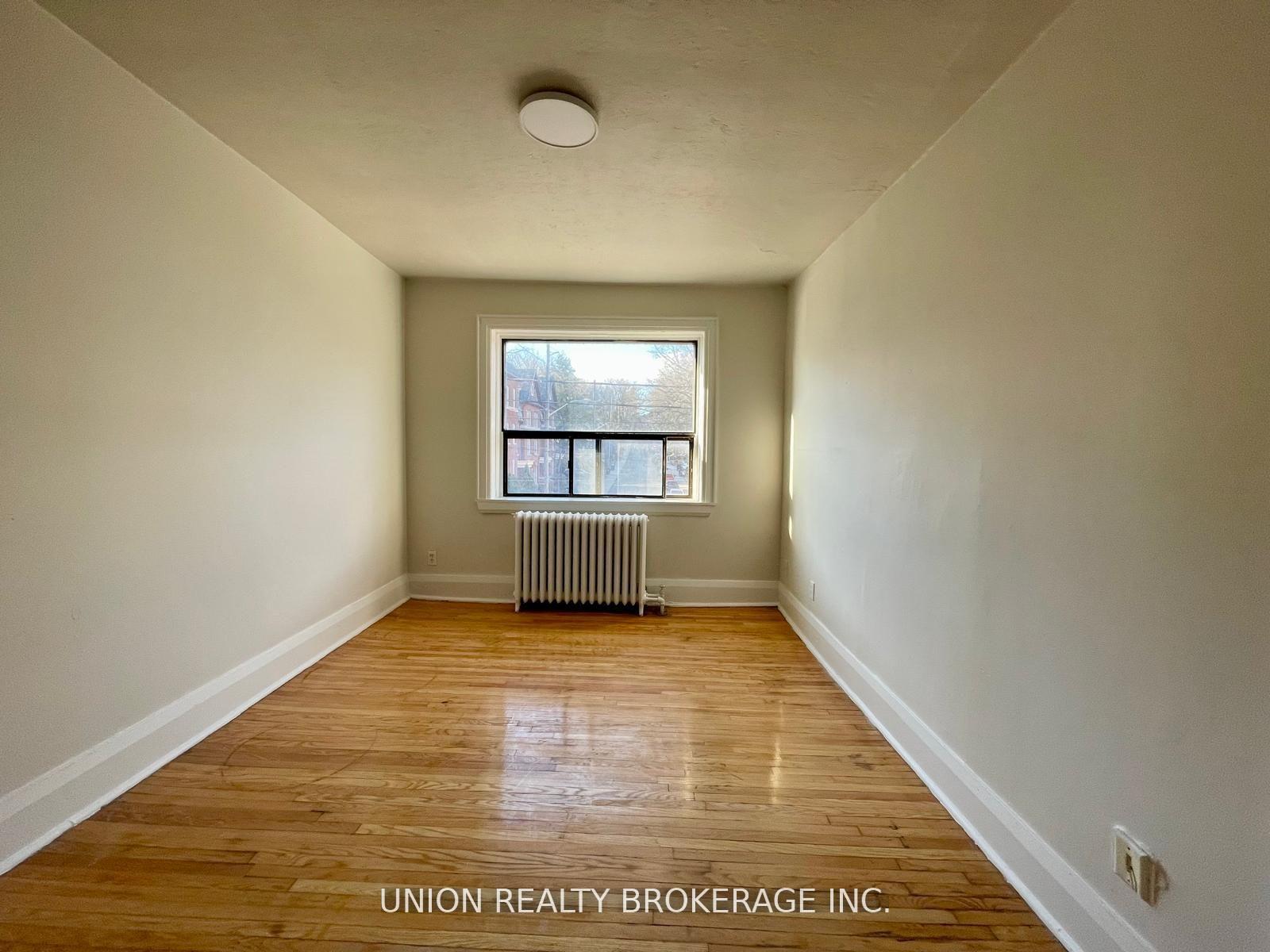 Photo 3 of Unit 24, 2449 Queen Street E, Toronto, The Beaches — HOMEH