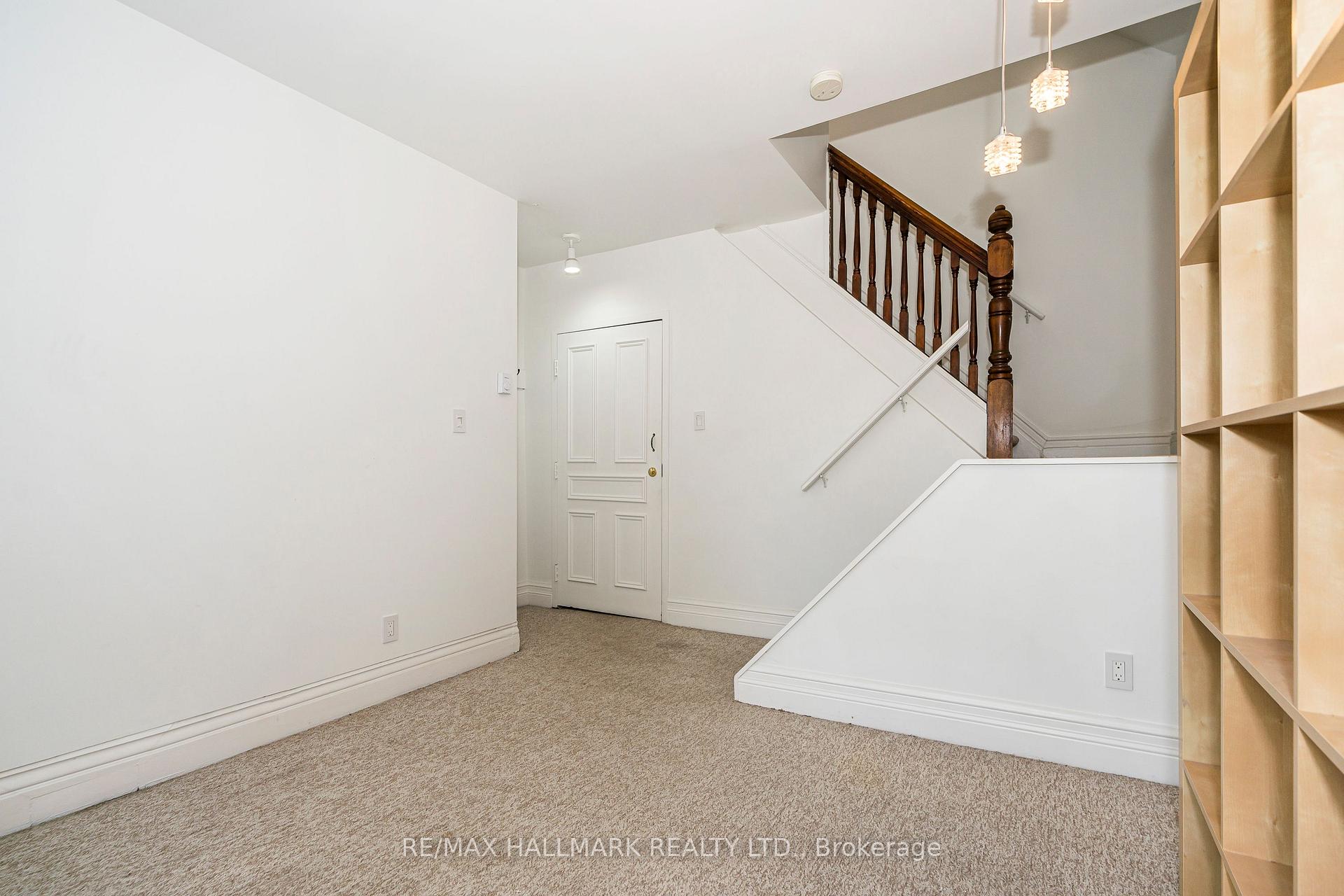 Photo 7 of Unit 3, 32 Hogarth Avenue, Toronto, North Riverdale — HOMEH