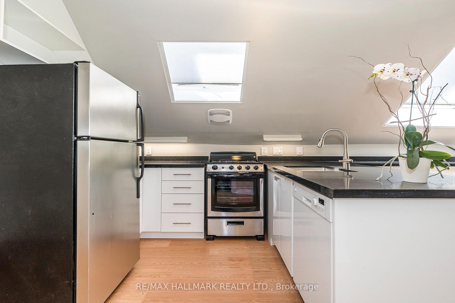 Photo 21 of Unit 3, 32 Hogarth Avenue, Toronto, North Riverdale — HOMEH