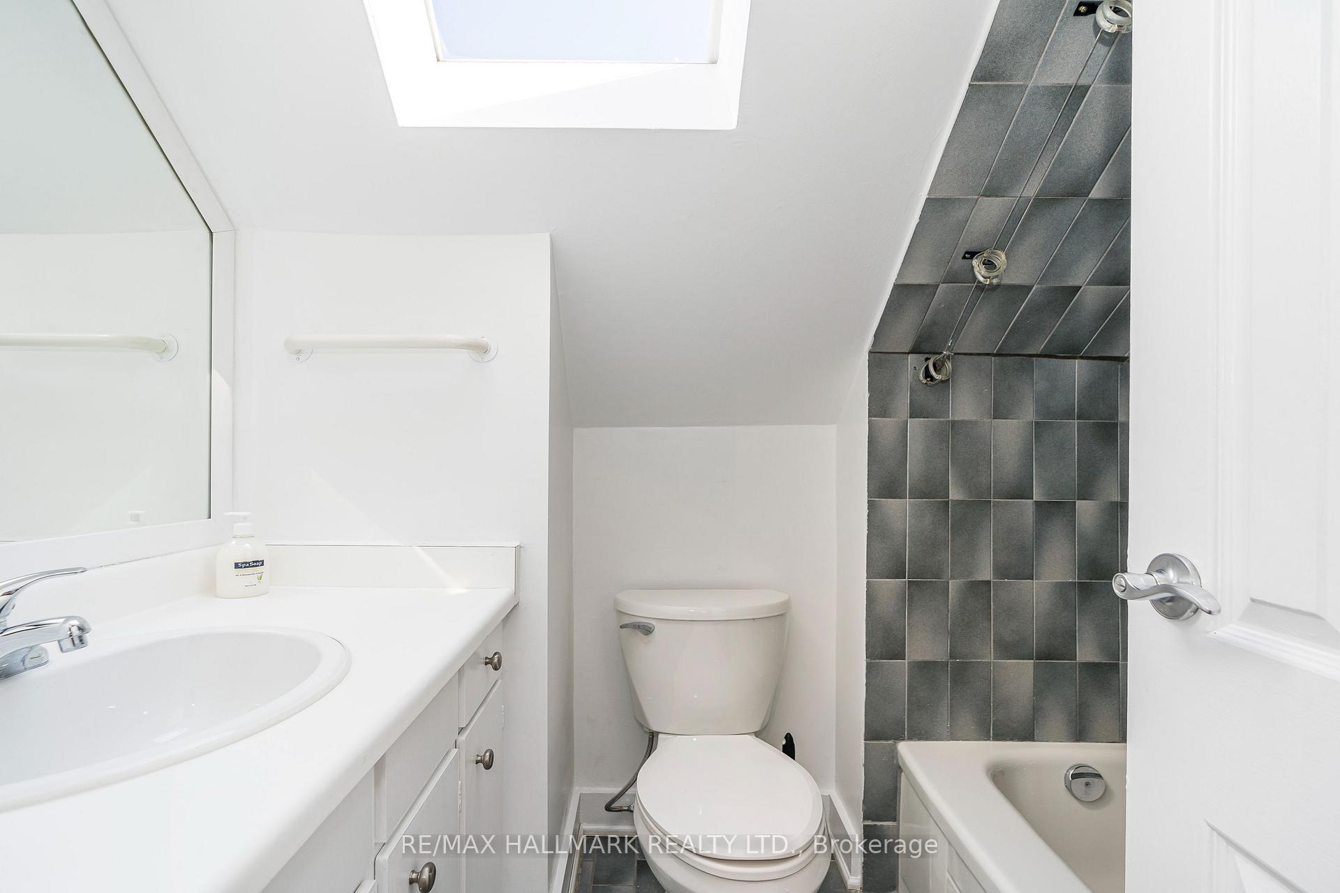Photo 32 of Unit 3, 32 Hogarth Avenue, Toronto, North Riverdale — HOMEH
