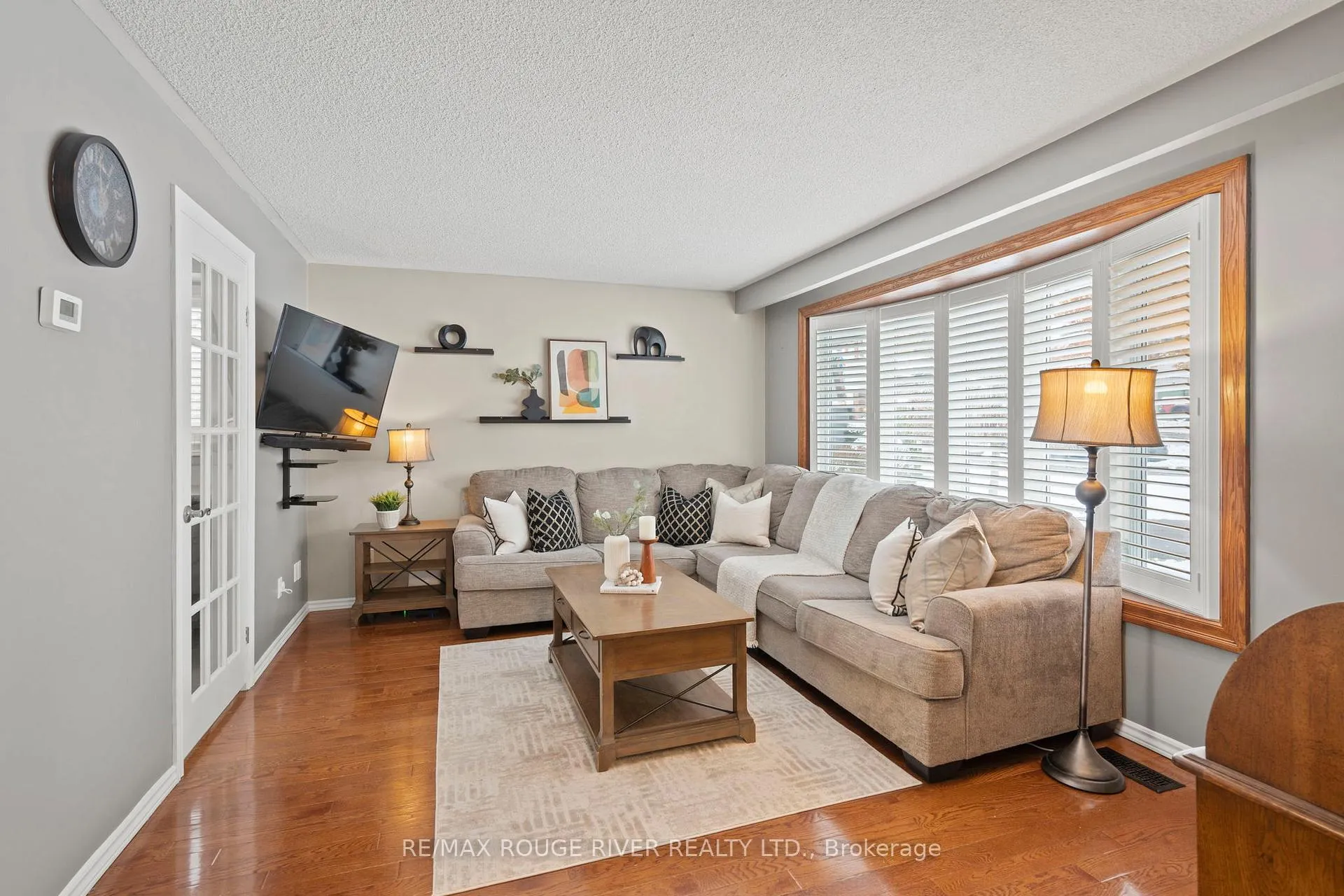 Photo 5 of 628 Beechwood Street, Oshawa, O'Neill — HOMEH