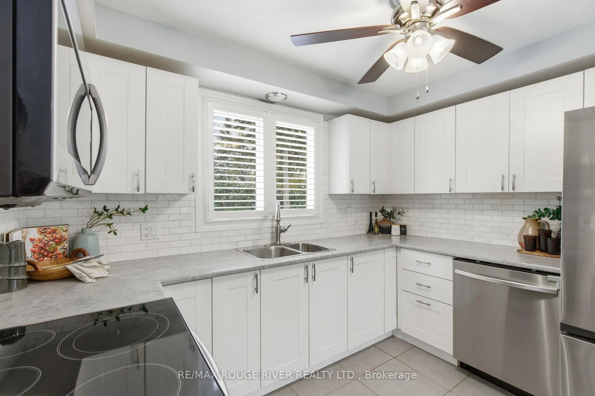 Photo 11 of 628 Beechwood Street, Oshawa, O'Neill — HOMEH