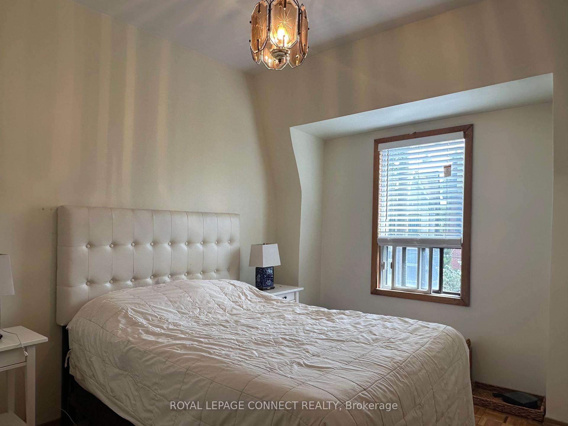 Photo 5 of Unit 2nd, 784 Adelaide Street W, Toronto, Niagara — HOMEH