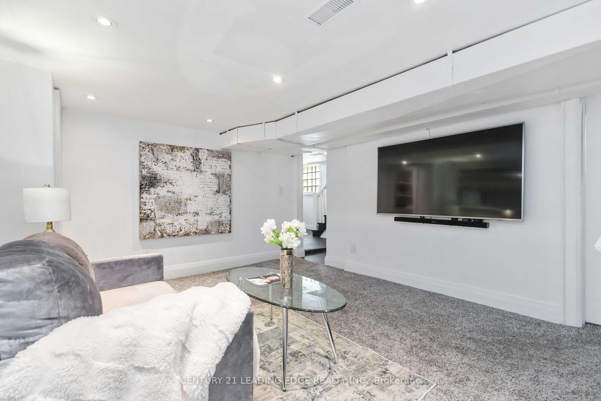 Photo 10 of 22 Oakdene Crescent, Toronto, Danforth — HOMEH