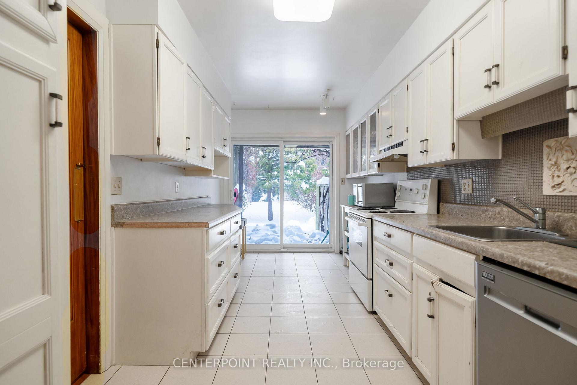 Photo 6 of 431 St Clements Avenue, Toronto, Forest Hill North — HOMEH