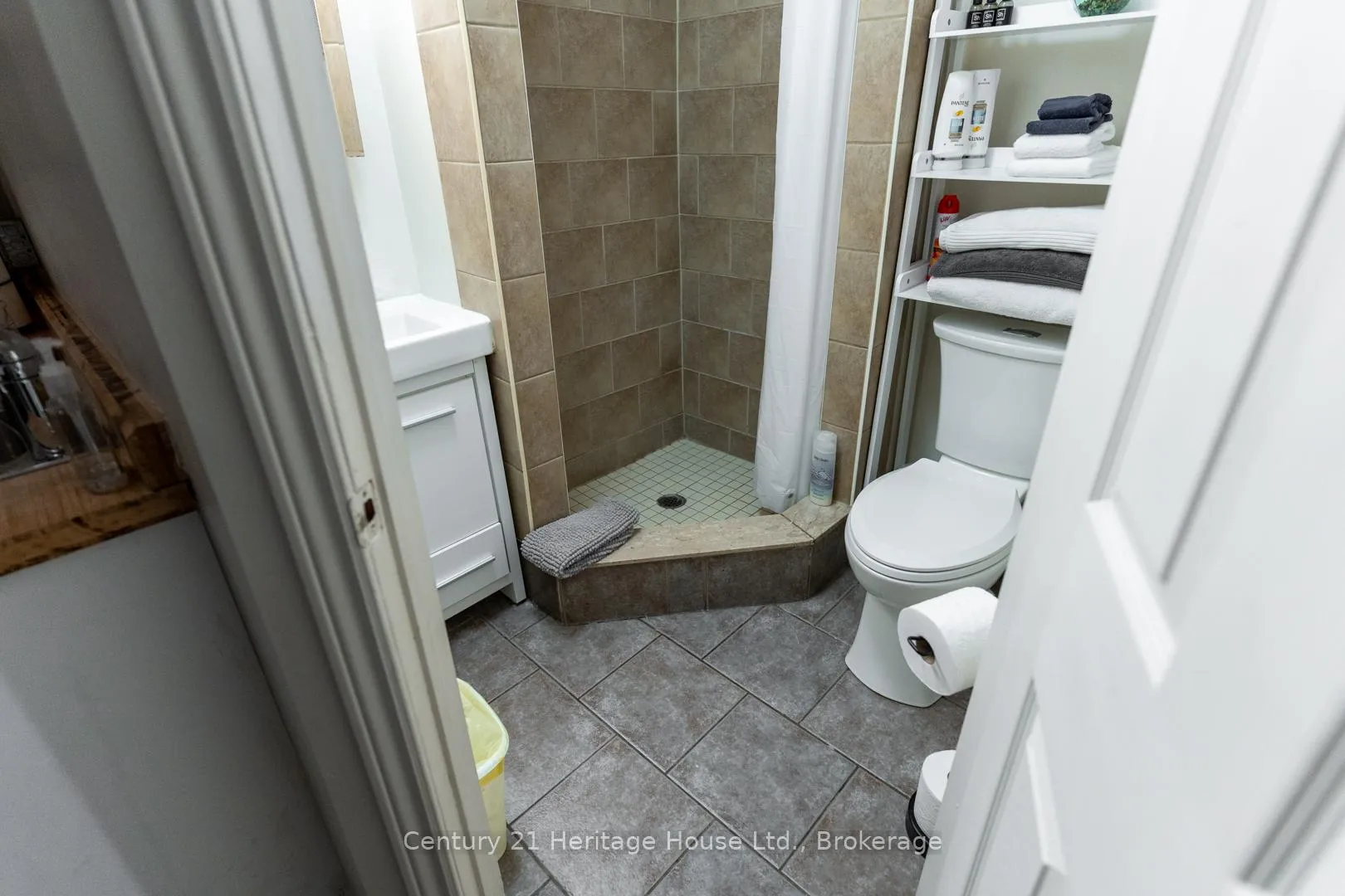 Photo 16 of Unit A, 210 Wilson Street, Hamilton, Landsdale — HOMEH