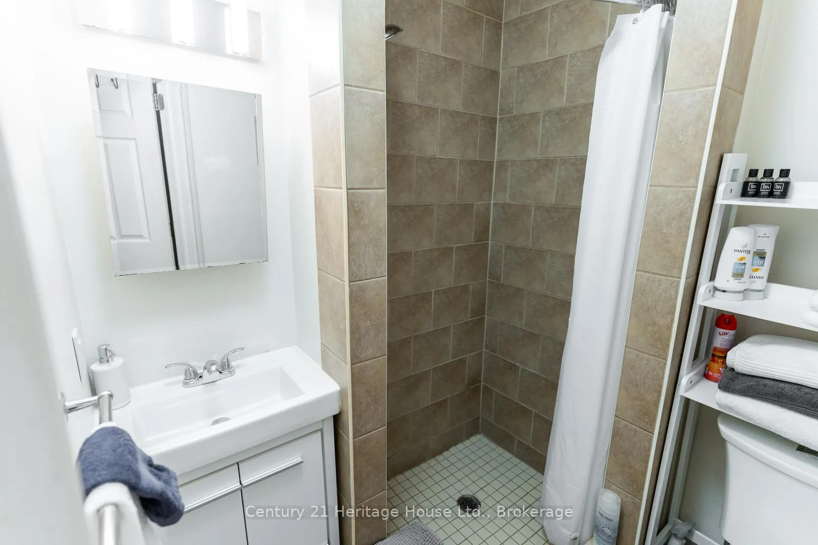 Photo 17 of Unit A, 210 Wilson Street, Hamilton, Landsdale — HOMEH