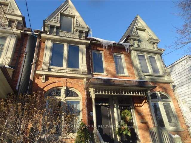 Front of 426 Wellesley Street E