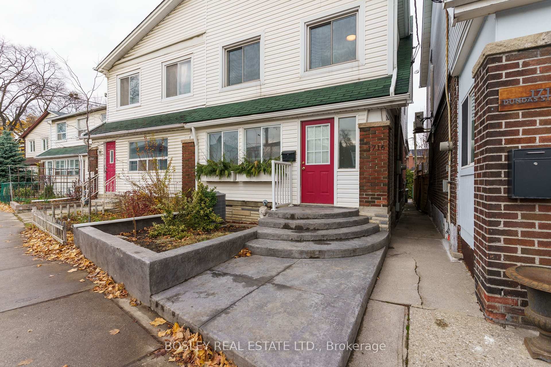 Photo 40 of 1716 Dundas Street E, Toronto, Greenwood-Coxwell — HOMEH