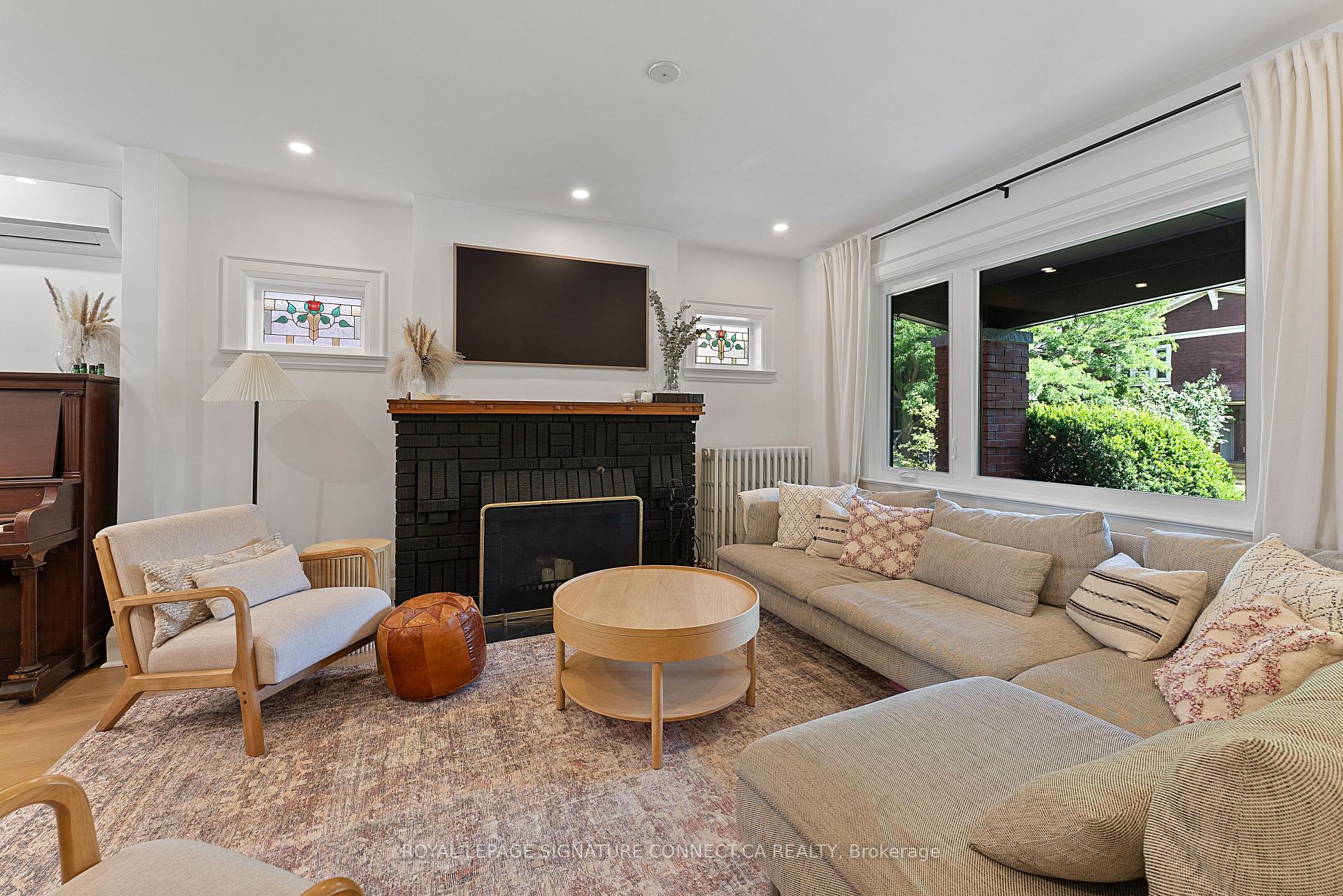Photo 7 of 16 Springdale Boulevard, Toronto, East York — HOMEH