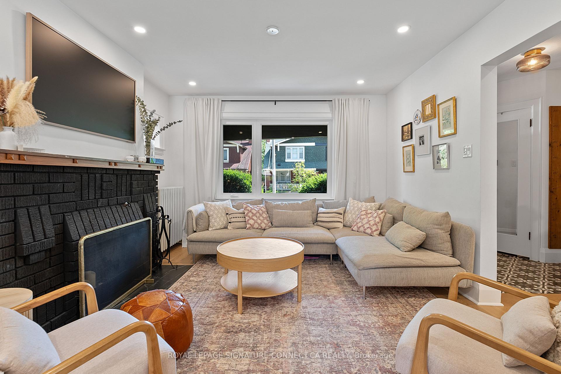 Photo 8 of 16 Springdale Boulevard, Toronto, East York — HOMEH