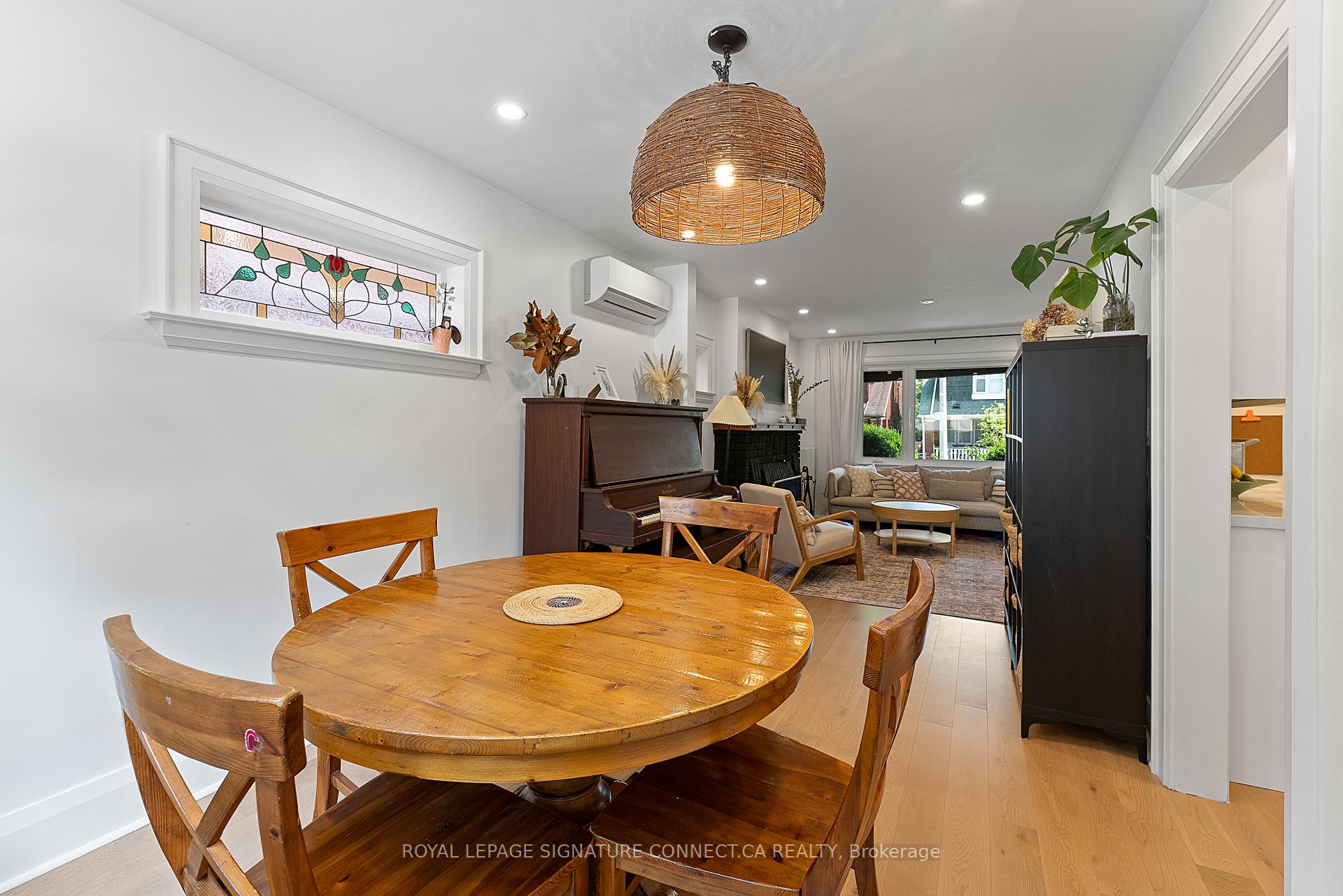 Photo 13 of 16 Springdale Boulevard, Toronto, East York — HOMEH