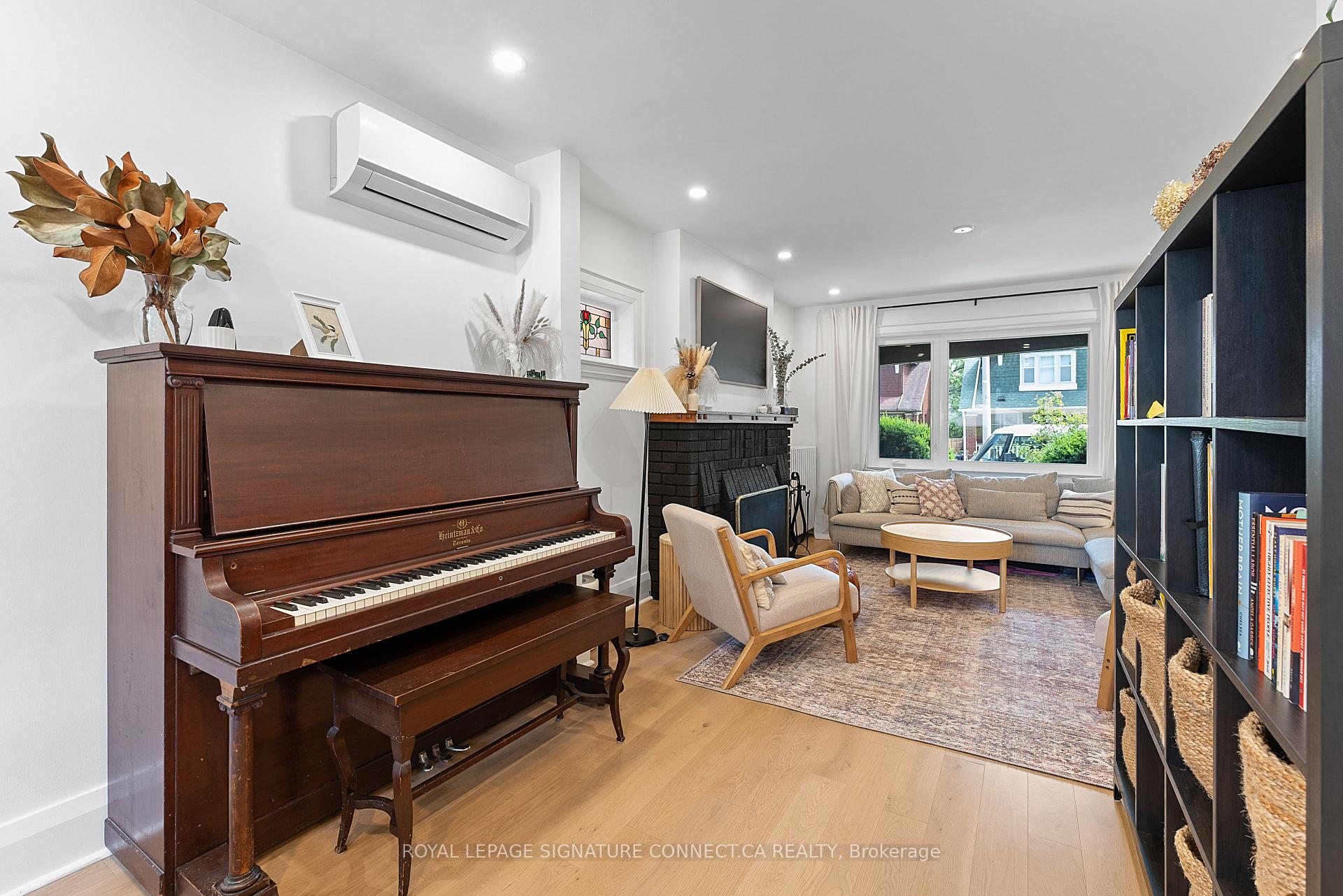 Photo 15 of 16 Springdale Boulevard, Toronto, East York — HOMEH