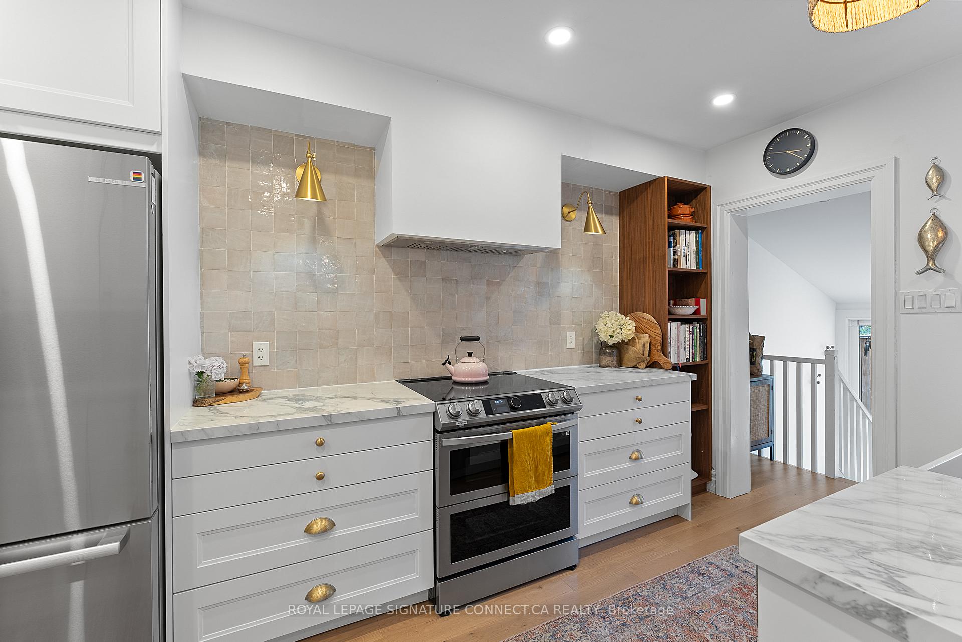 Photo 17 of 16 Springdale Boulevard, Toronto, East York — HOMEH