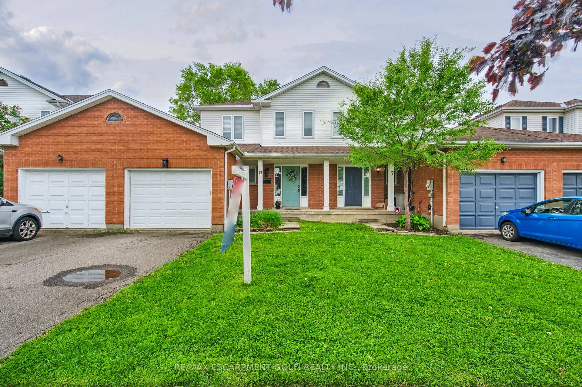 Photo 2 of 13 Devine Crescent, Thorold, Confederation Heights — HOMEH