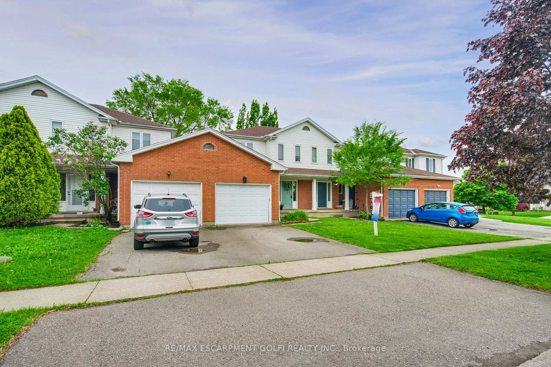 Photo 3 of 13 Devine Crescent, Thorold, Confederation Heights — HOMEH
