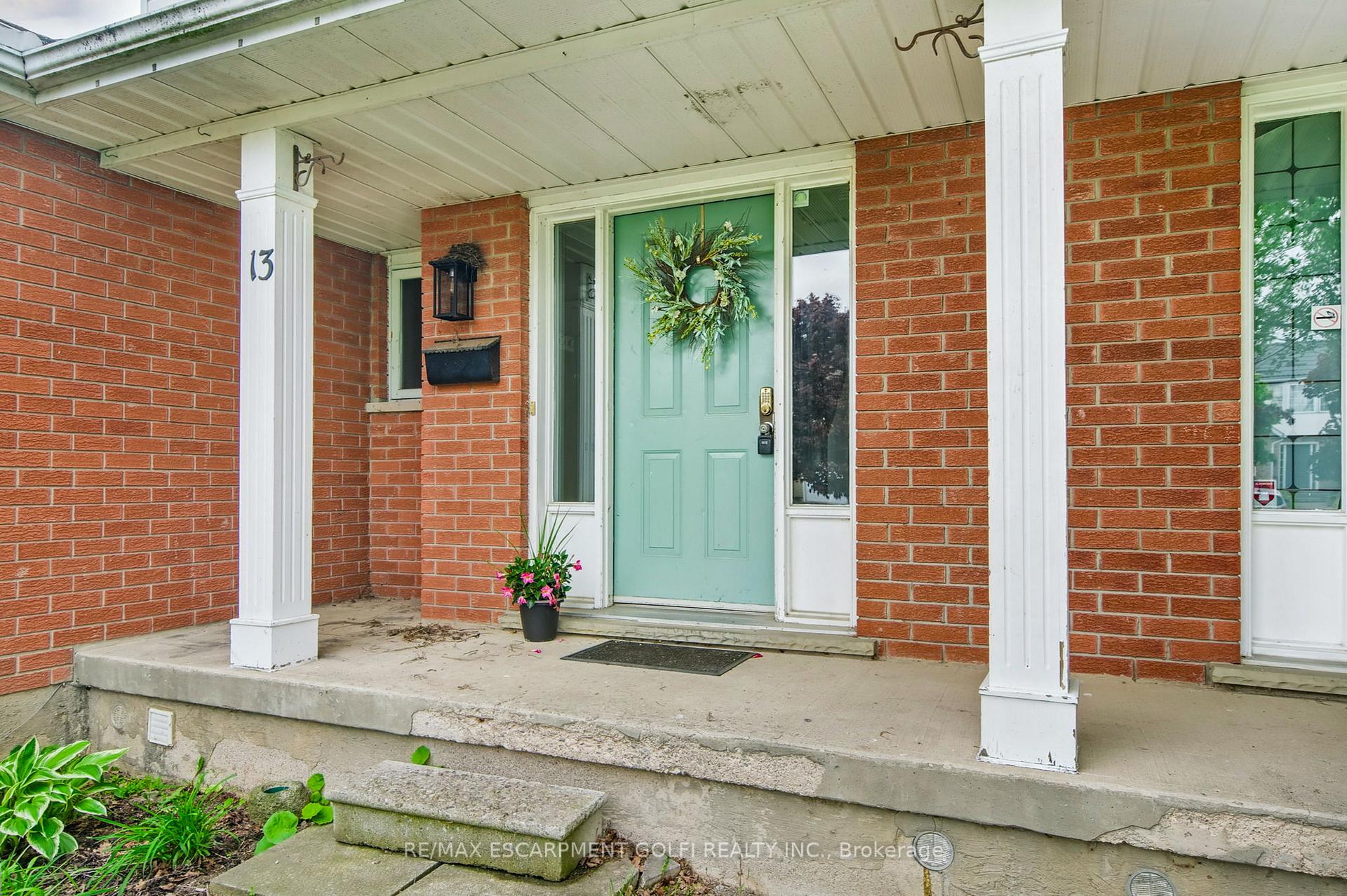 Photo 4 of 13 Devine Crescent, Thorold, Confederation Heights — HOMEH