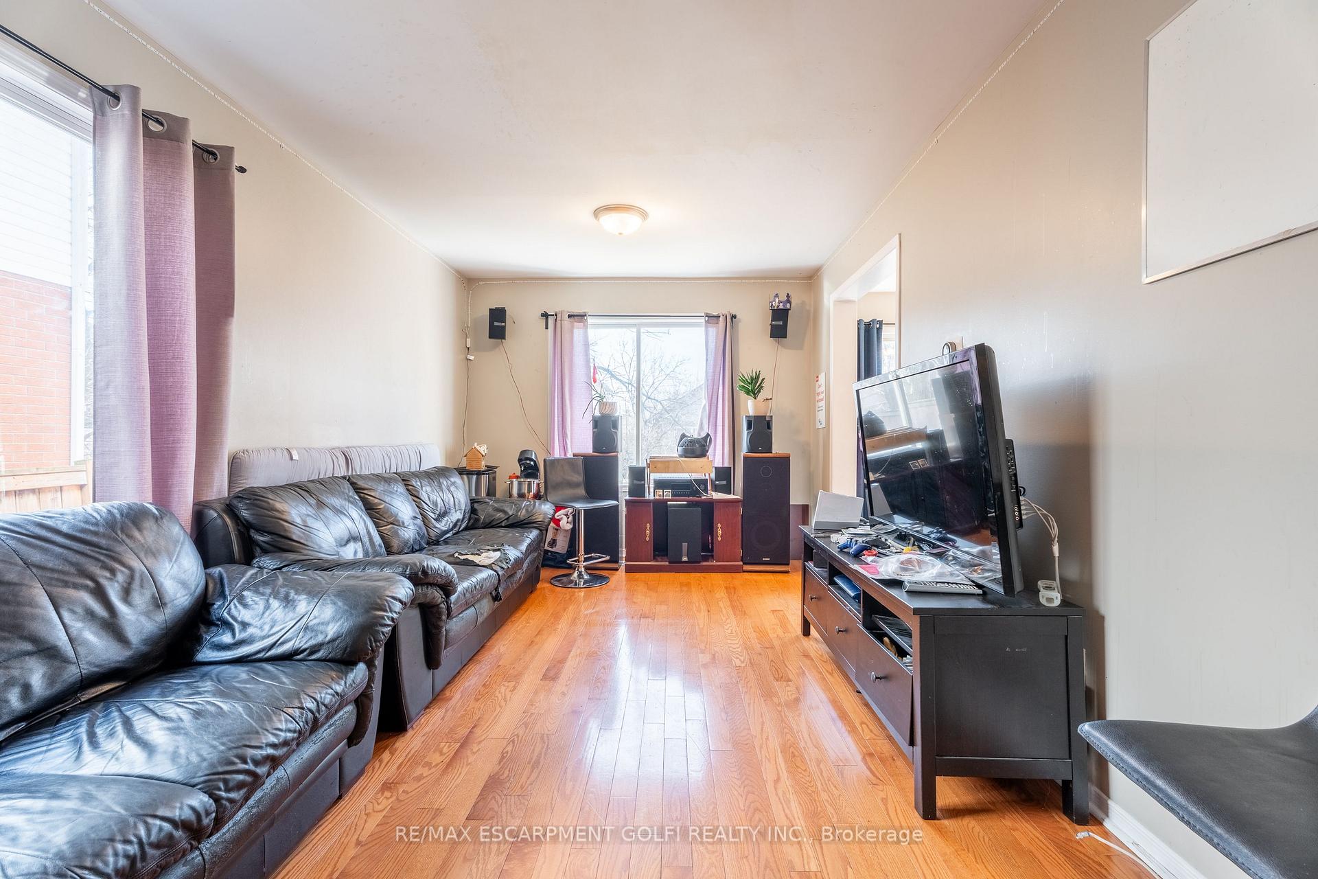 Photo 6 of 13 Devine Crescent, Thorold, Confederation Heights — HOMEH