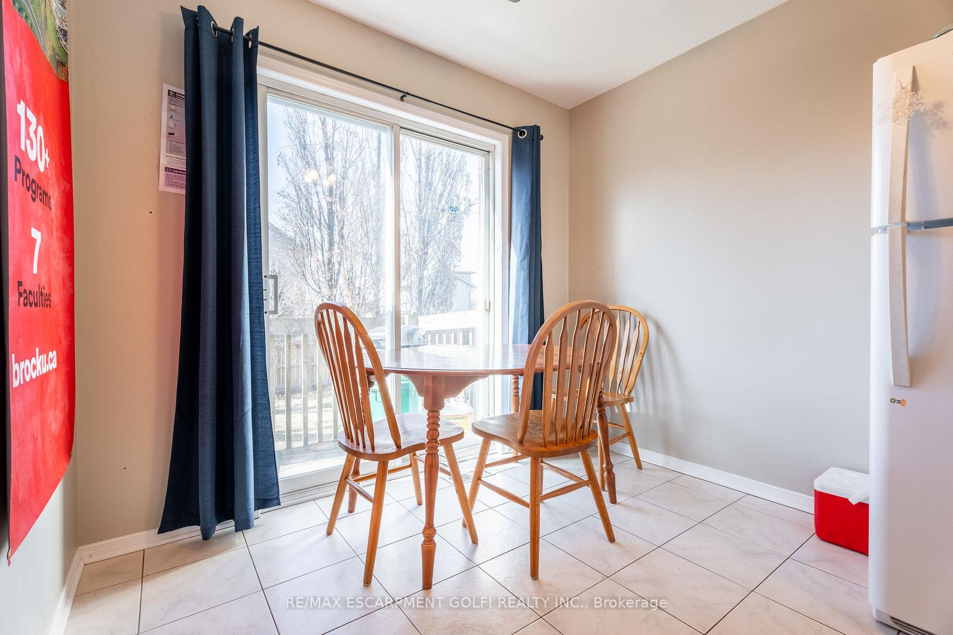 Photo 8 of 13 Devine Crescent, Thorold, Confederation Heights — HOMEH